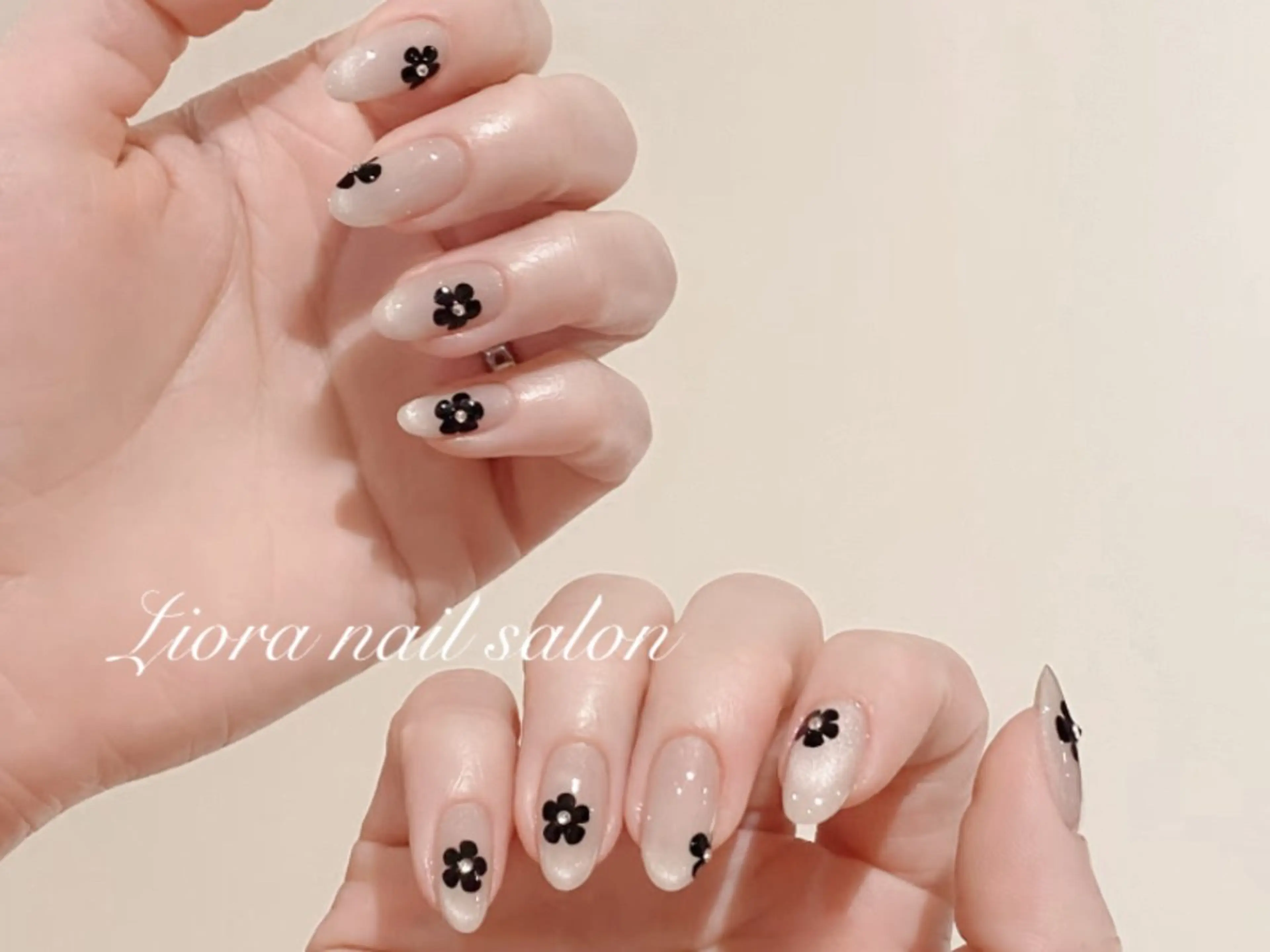 ネイル フレンチネイル ジェルネイル ガーリー グラデーション キラキラネイル ハンドネイル Liora nail スカルプ専門店のネイルデザイン