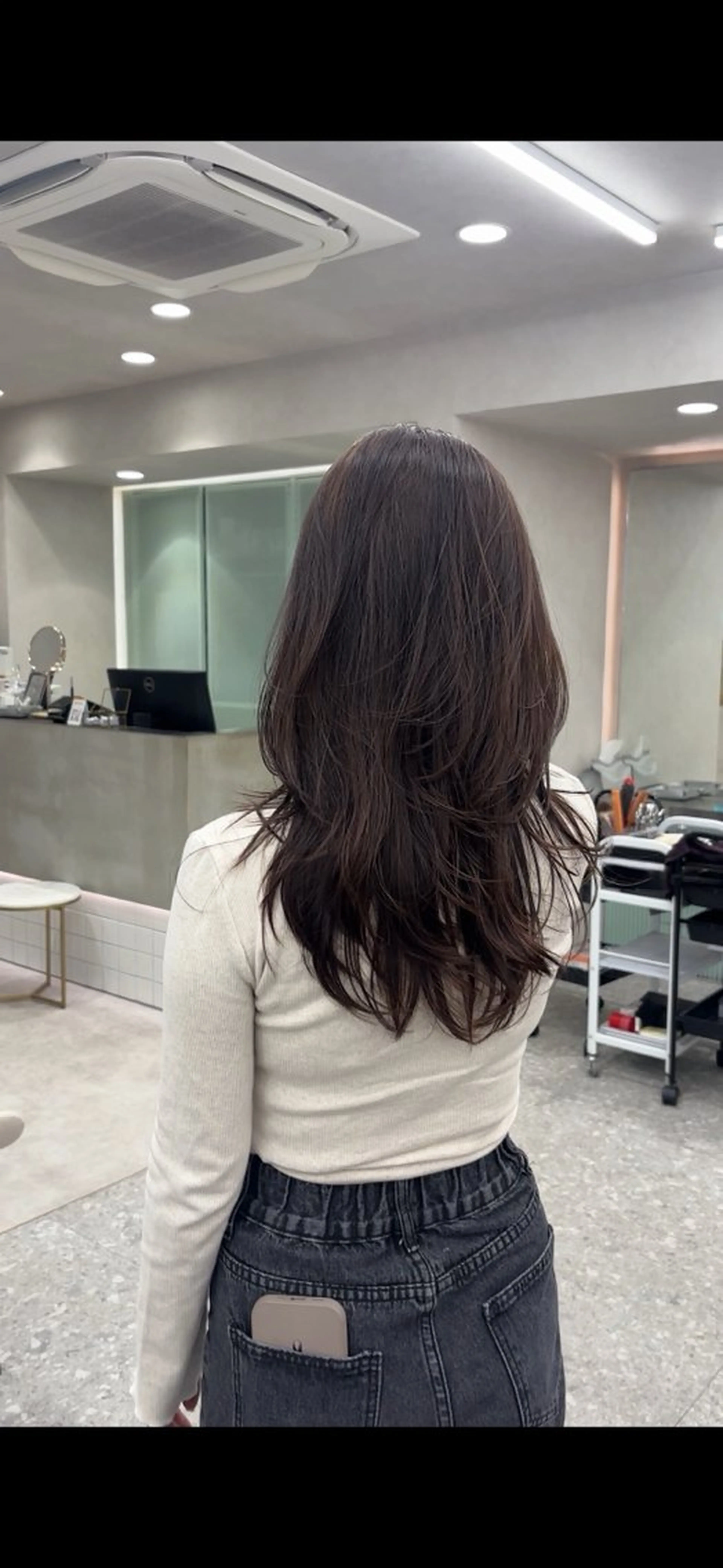 セミロング 顔まわりレイヤー 顔周りカット ハイレイヤー レイヤーカット ローレイヤー カット ヘアカラー トリートメント MOMOHA/ 🍑レイヤーカットのヘアスタイル