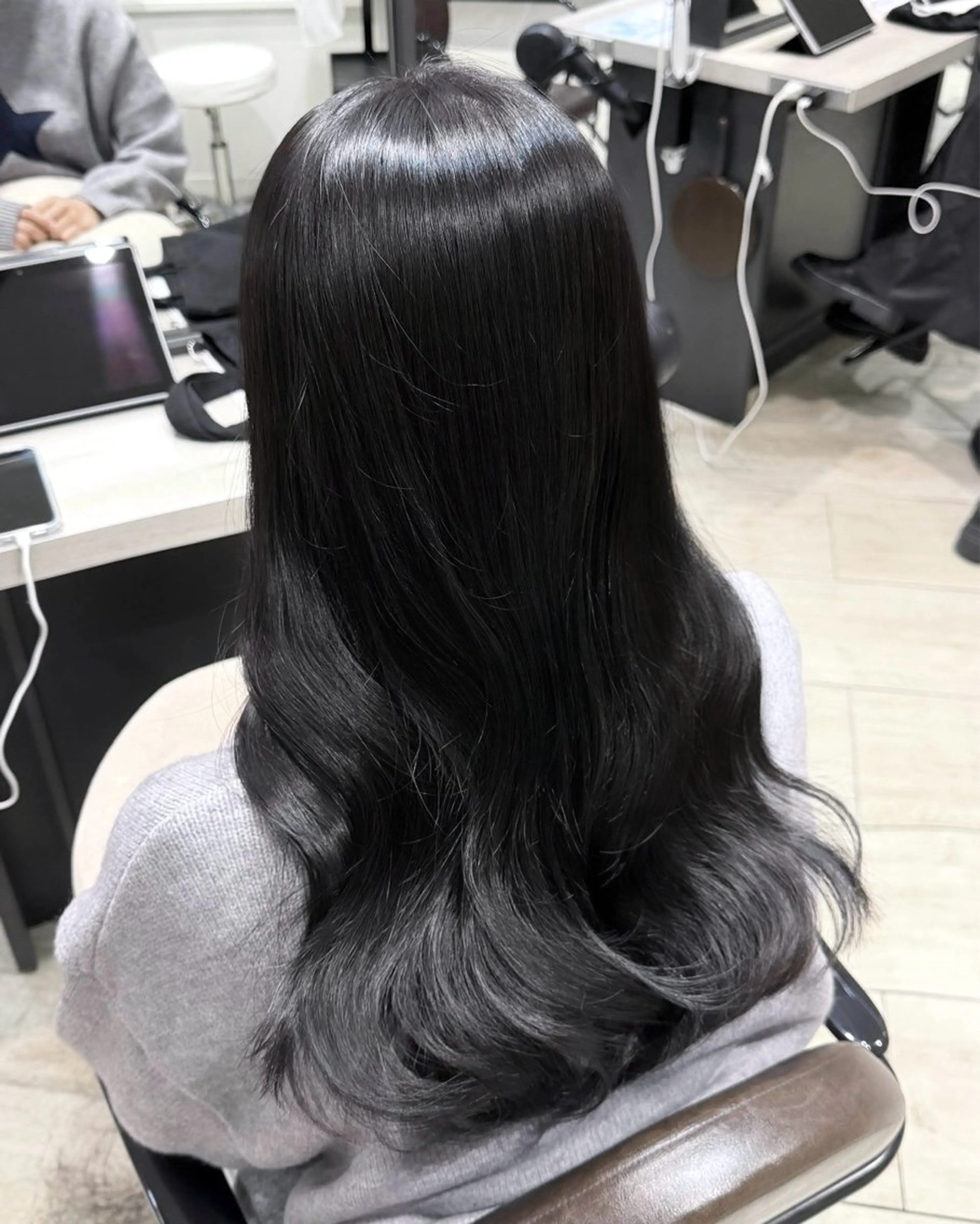 ロング ヘアカラー コヤマ キョウノスケのヘアスタイル