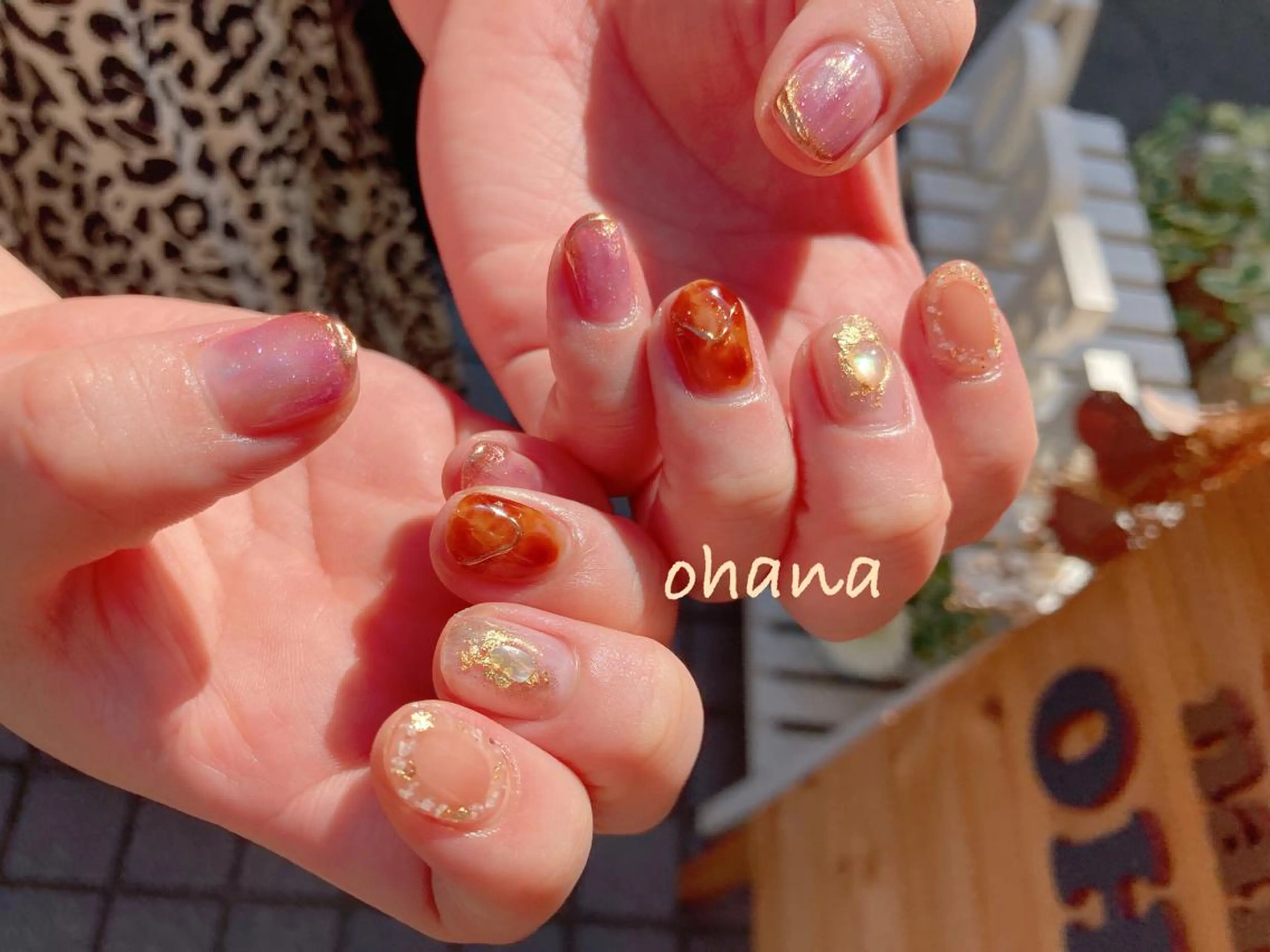 ネイル オーロラネイル べっ甲ネイル ボルドー 長さ出し フットネイル nailroom OHANA🌴のネイルデザイン