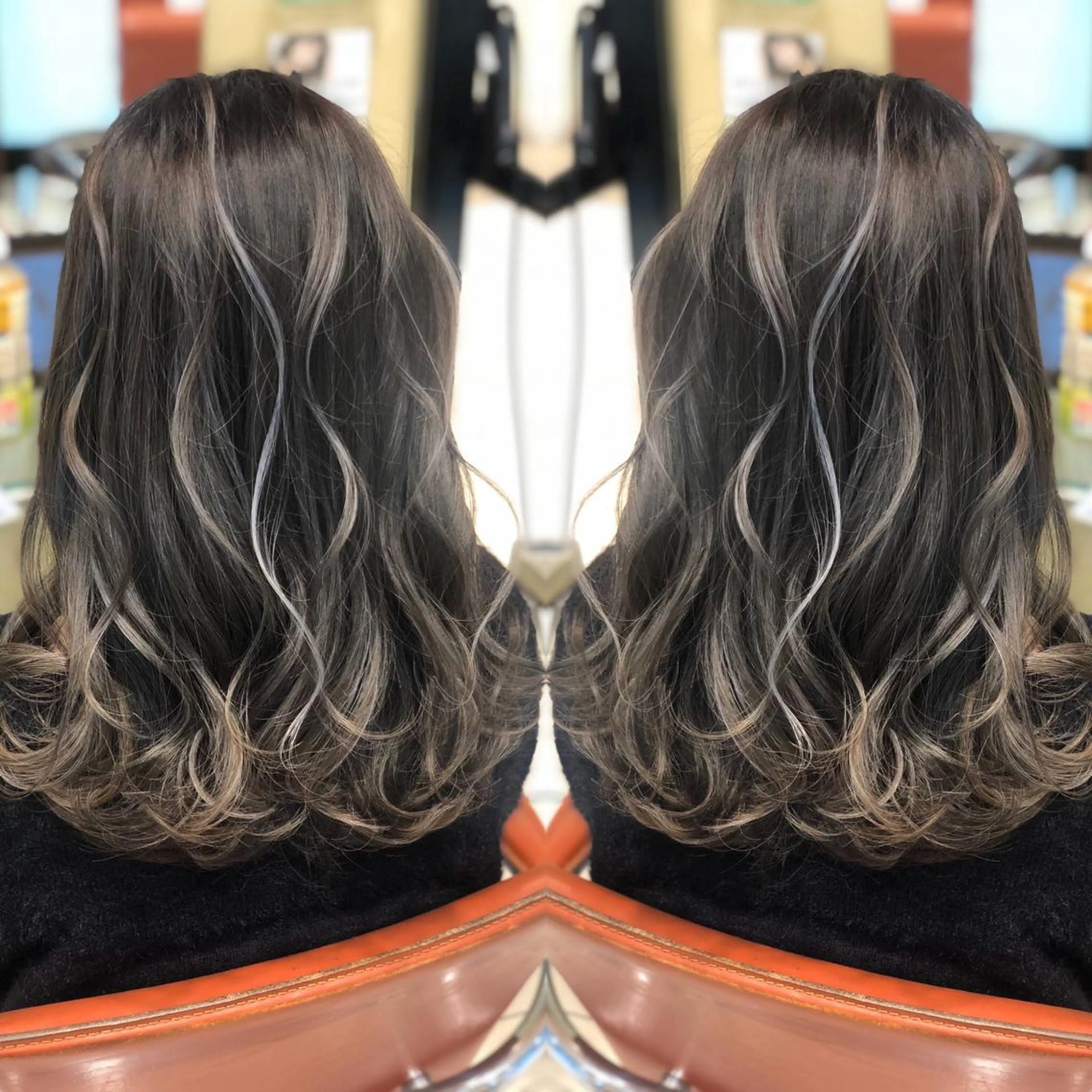 セミロング ヘアカラー Y Uのヘアスタイル