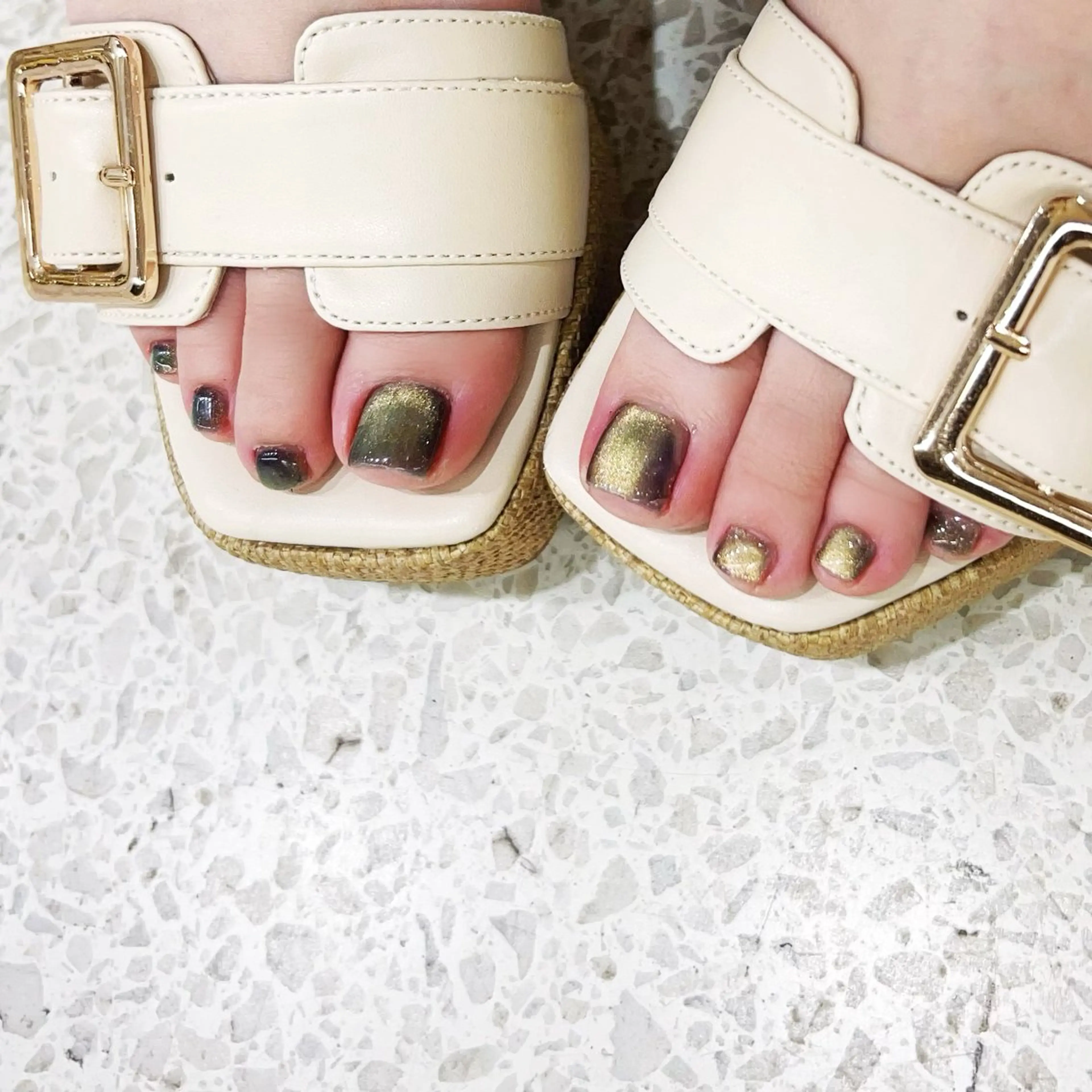 ネイル マグネットネイル muum_nail 新宿2分 三丁目1分のネイルデザイン