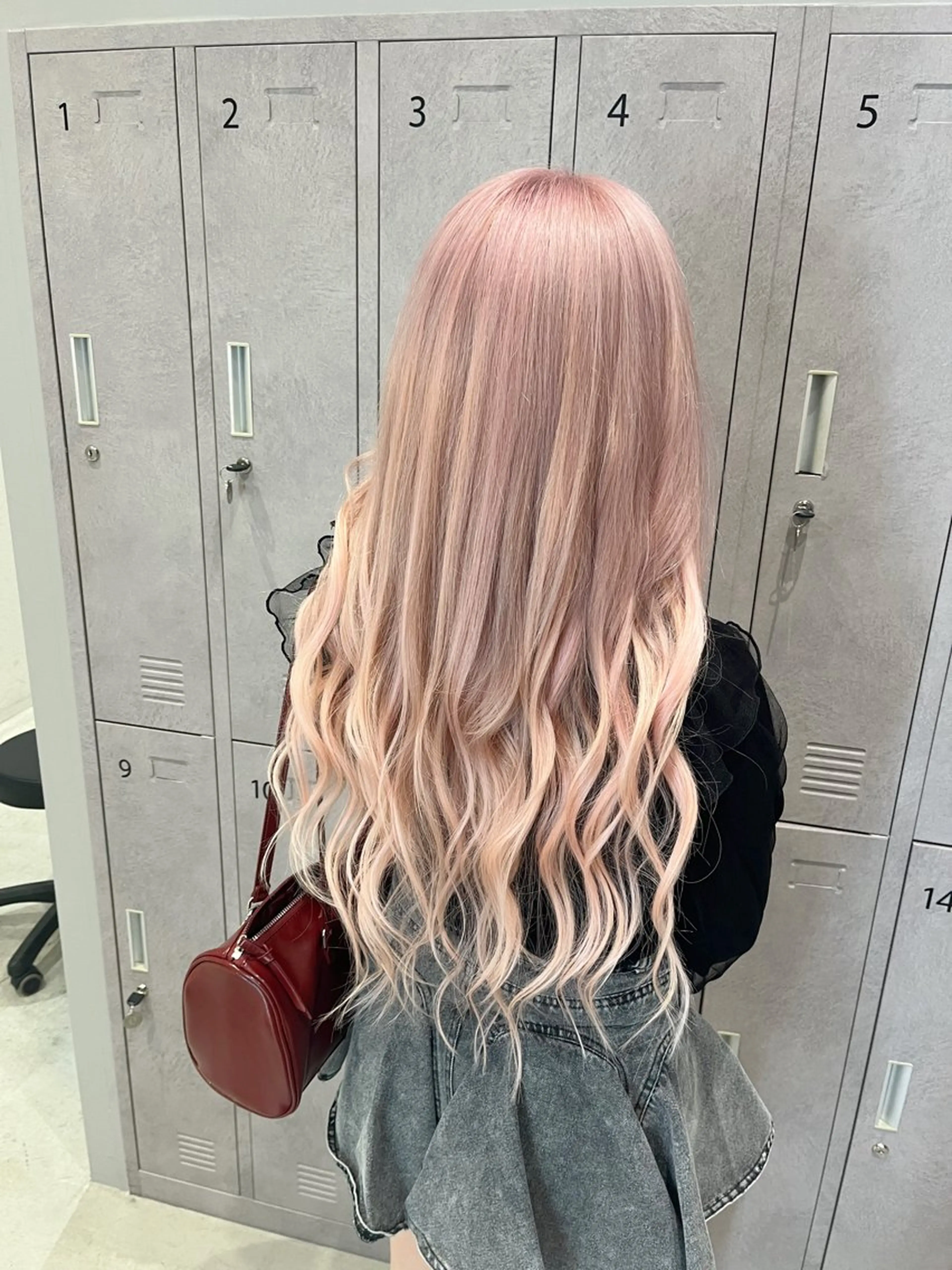 カラー 福島 果音のヘアスタイル