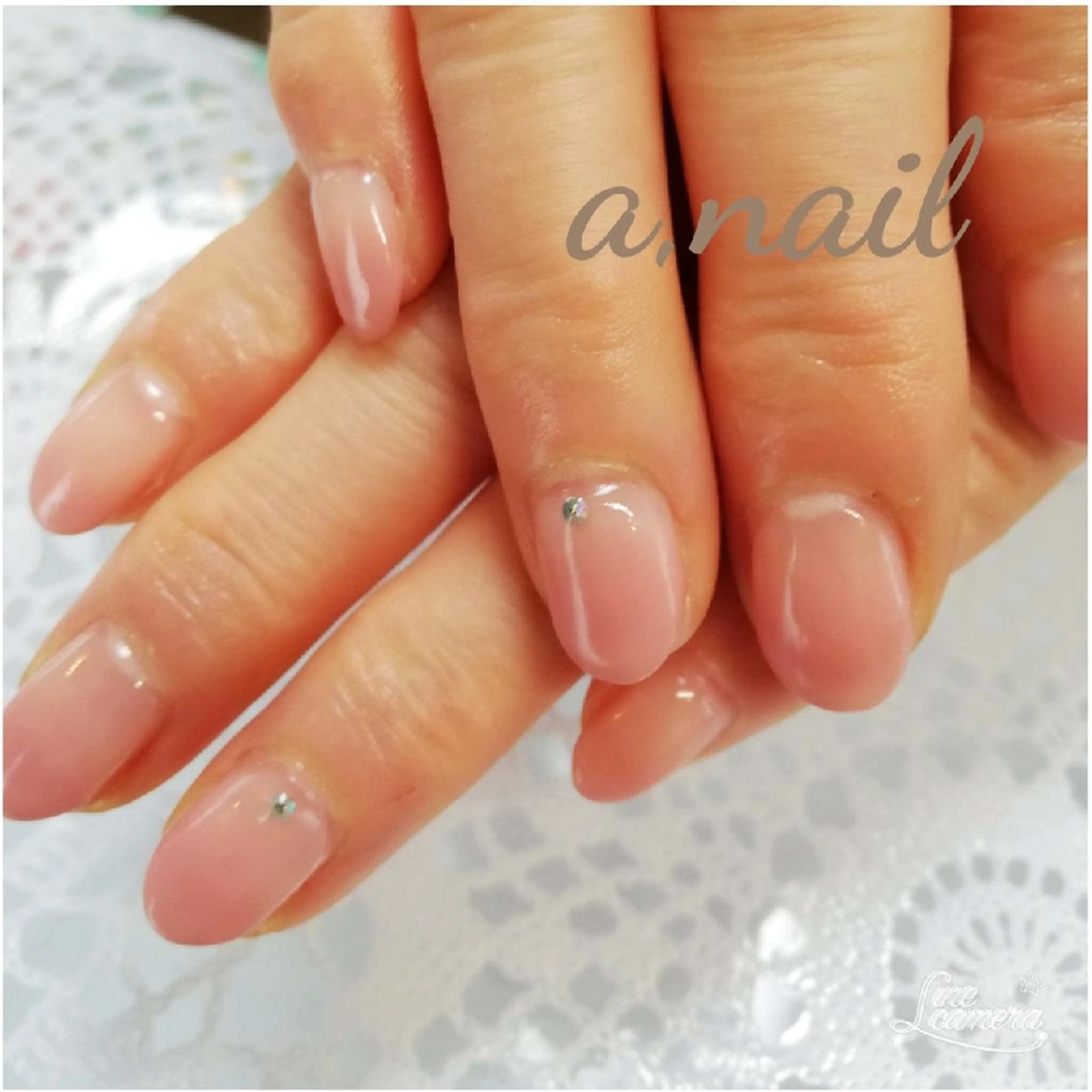 ネイル グラデーション キラキラネイル ピンク ピンクベージュ シンプルネイル ハンドネイル ネイルサロン エーネイルのネイルデザイン