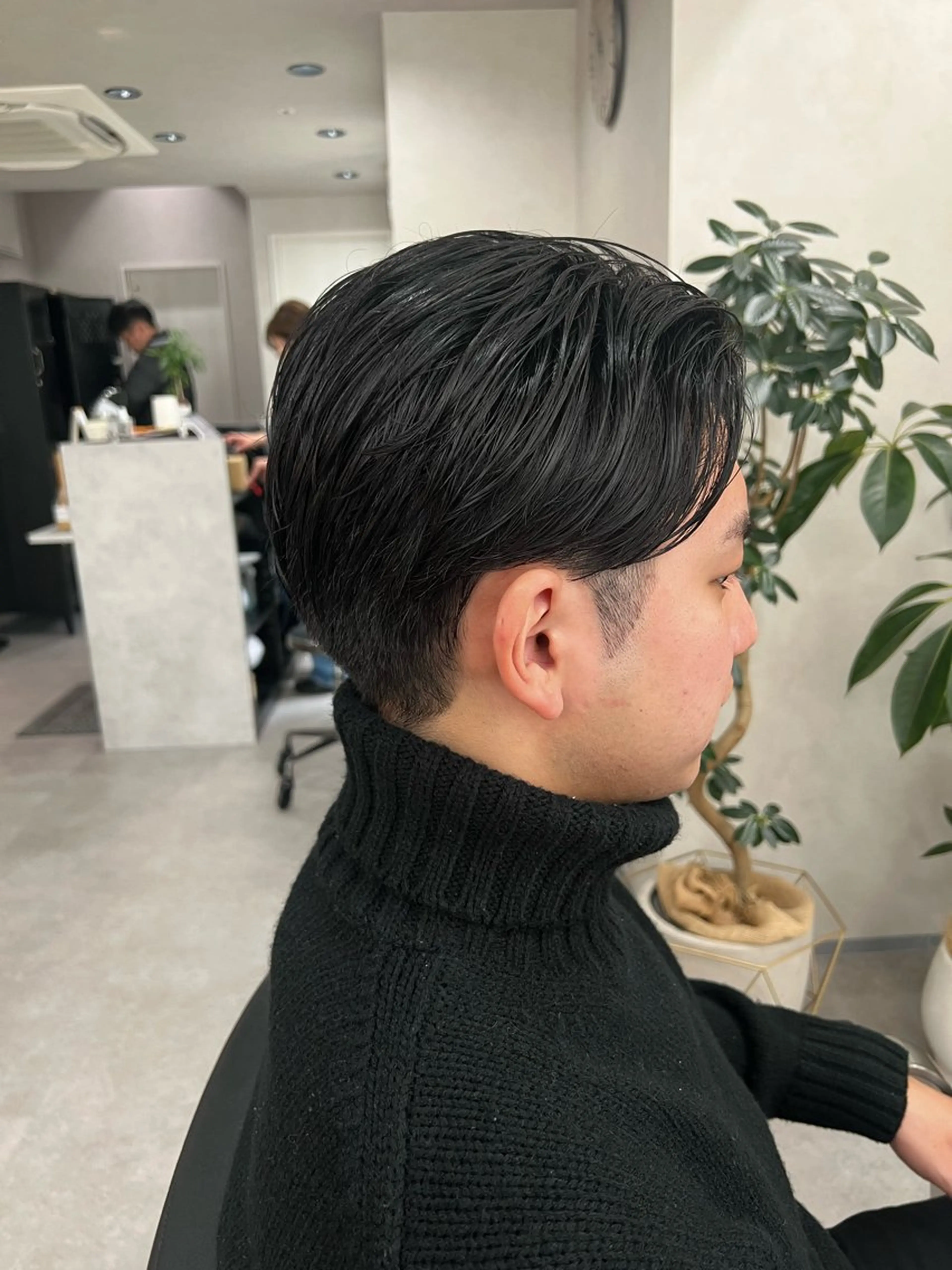 メンズ センターパート 刈り上げ カット 艶ボブ🤎ボブパーマ 透明感カラー\メンズのヘアスタイル