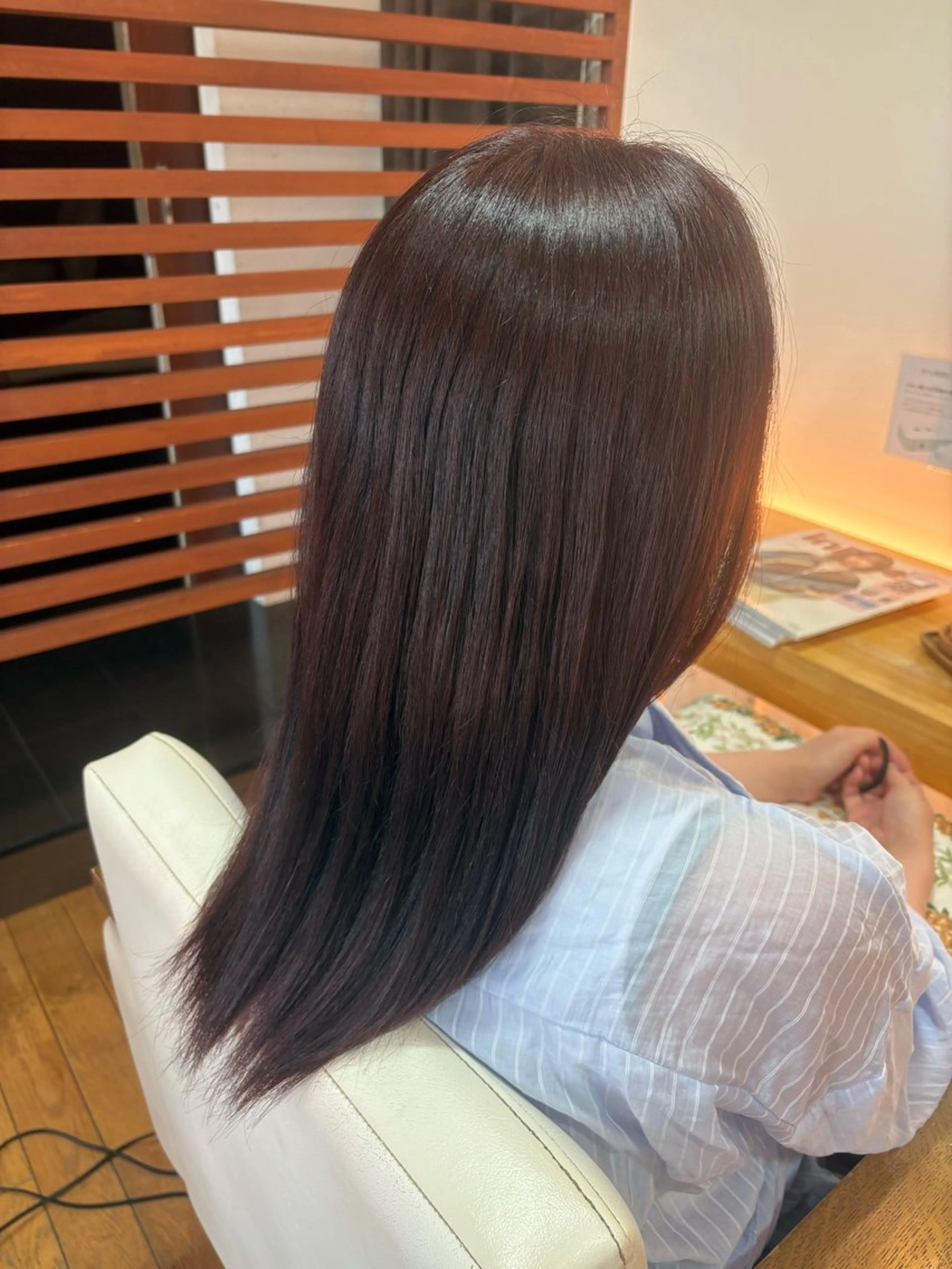 カラー ブラウンカラー カシス ピンクカラー 山本 結菜のヘアスタイル