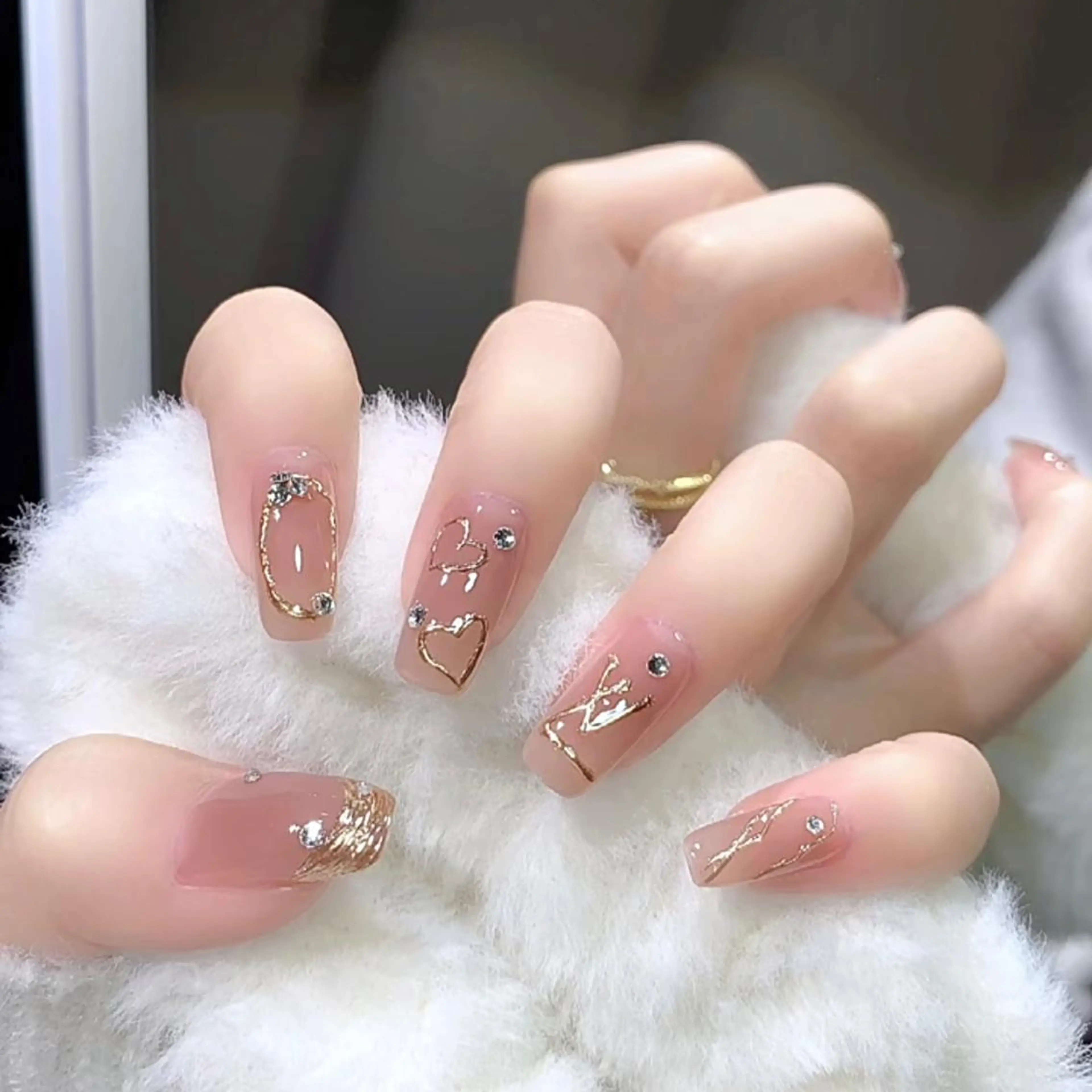 ネイル ハンドネイル Queens ciciのネイルデザイン