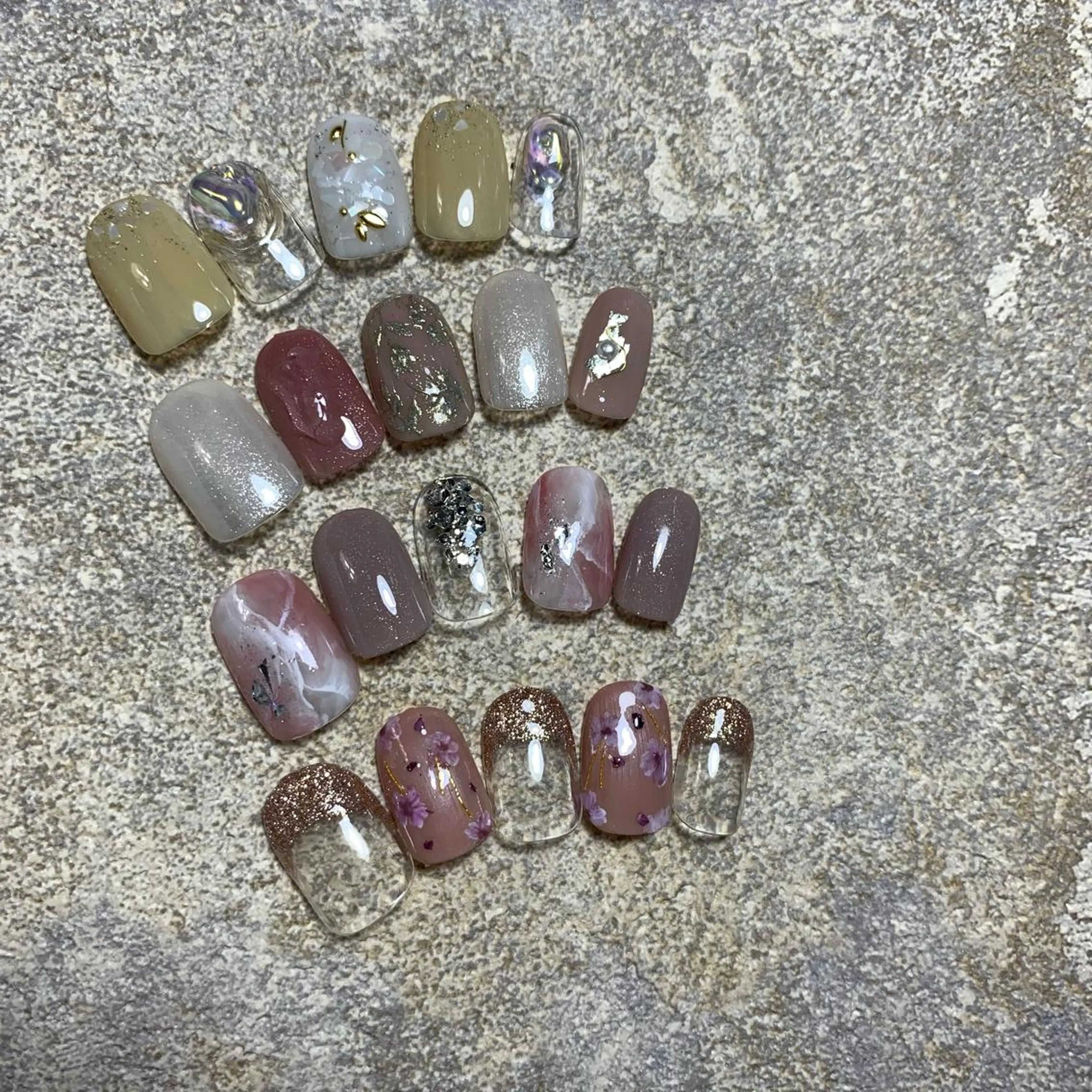 ネイル 里見 麗のネイルデザイン