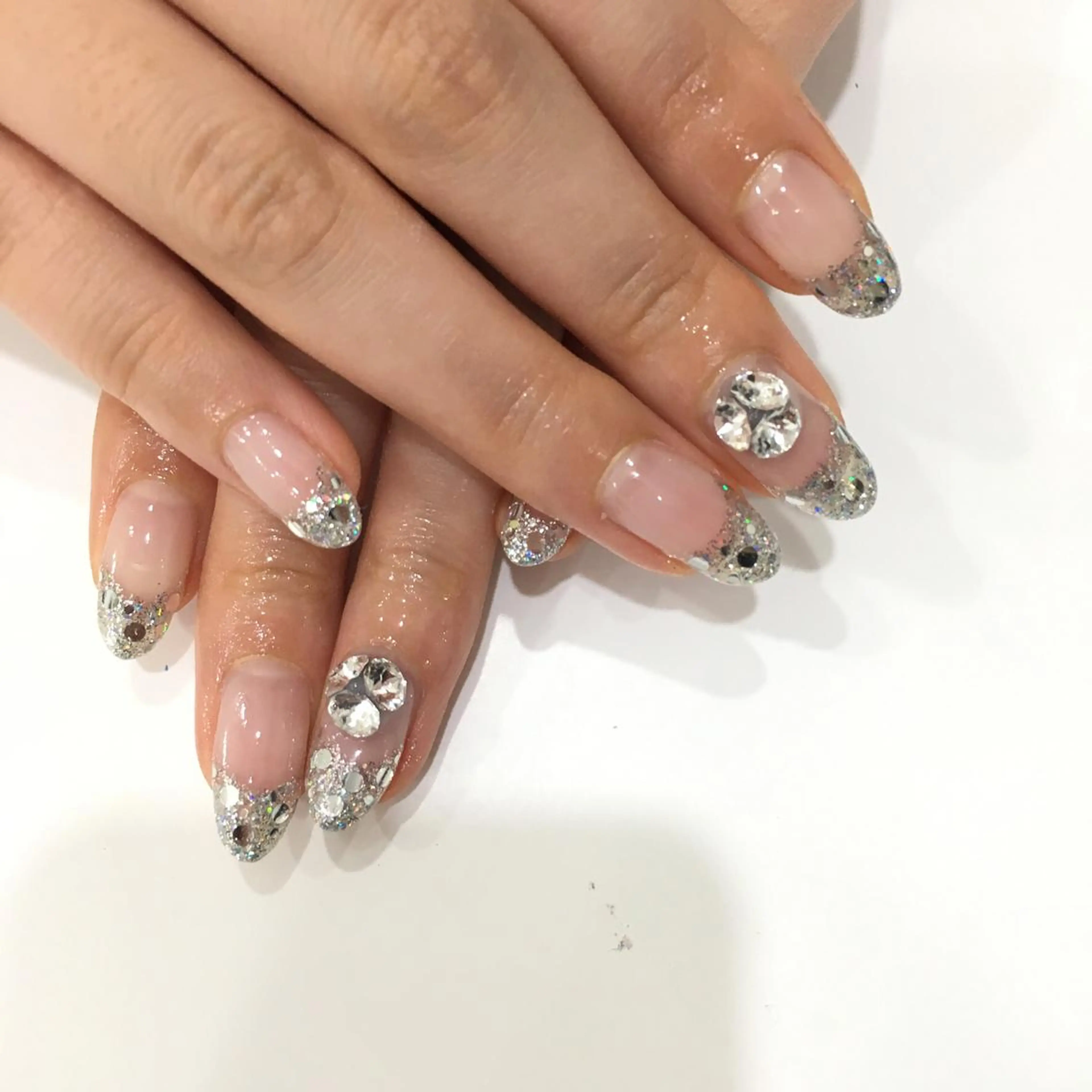 ネイル ストーンネイル ハンドネイル NailSalon ＃OnFleekのネイルデザイン