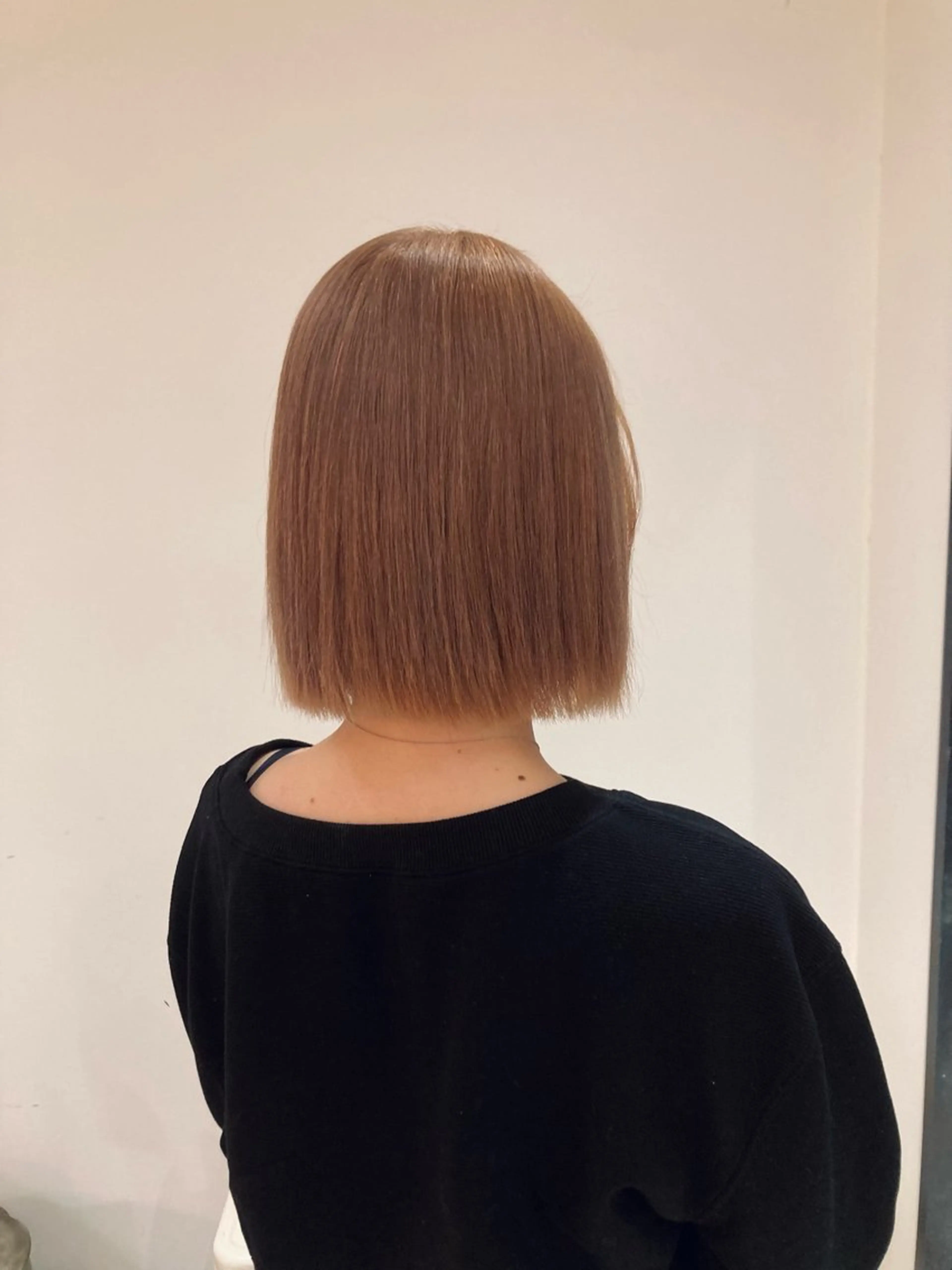 ショート カラー ブリーチ ヘアカラー 高木 玲奈のヘアスタイル