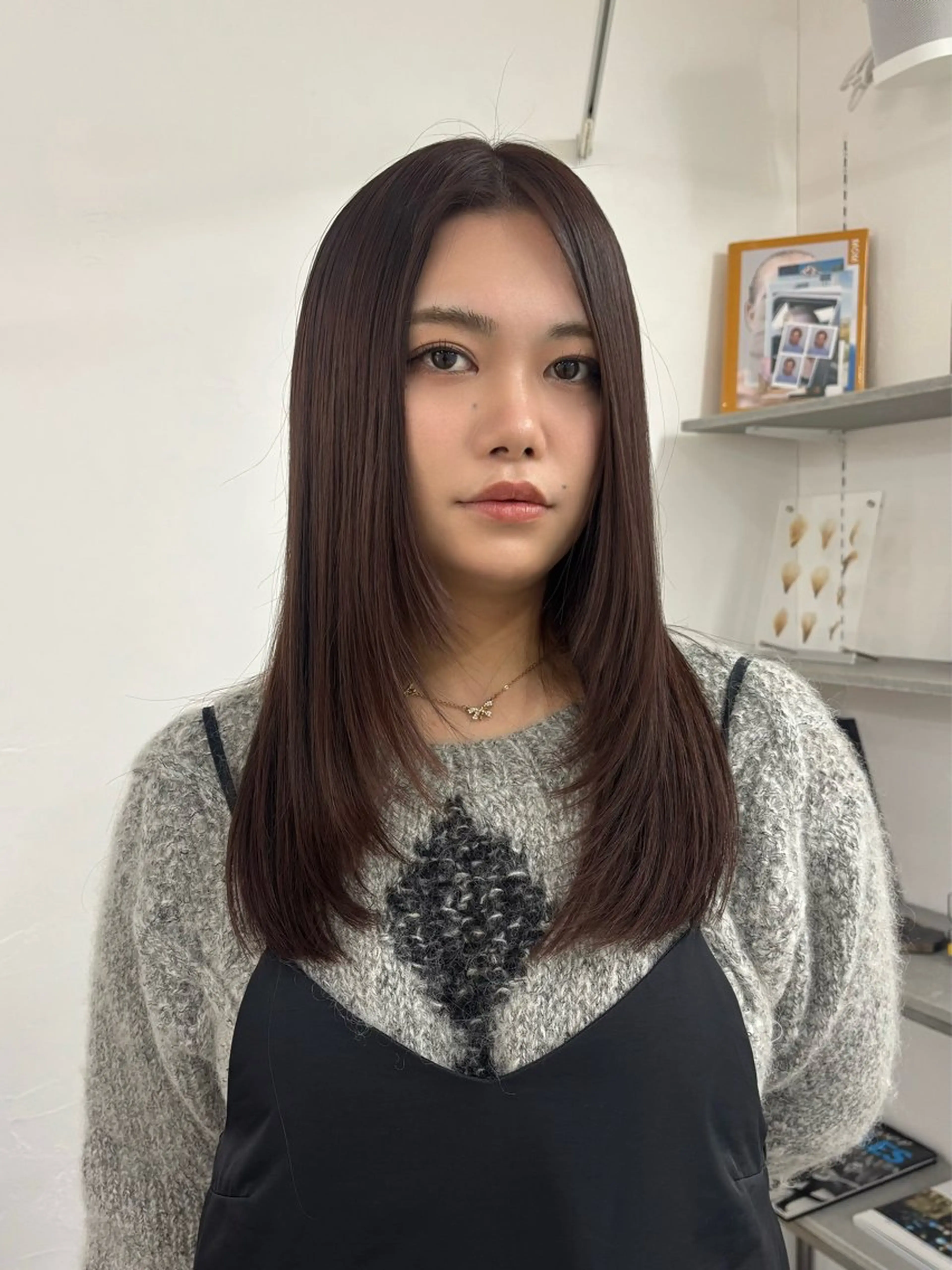 セミロング イシイ モエカのヘアスタイル