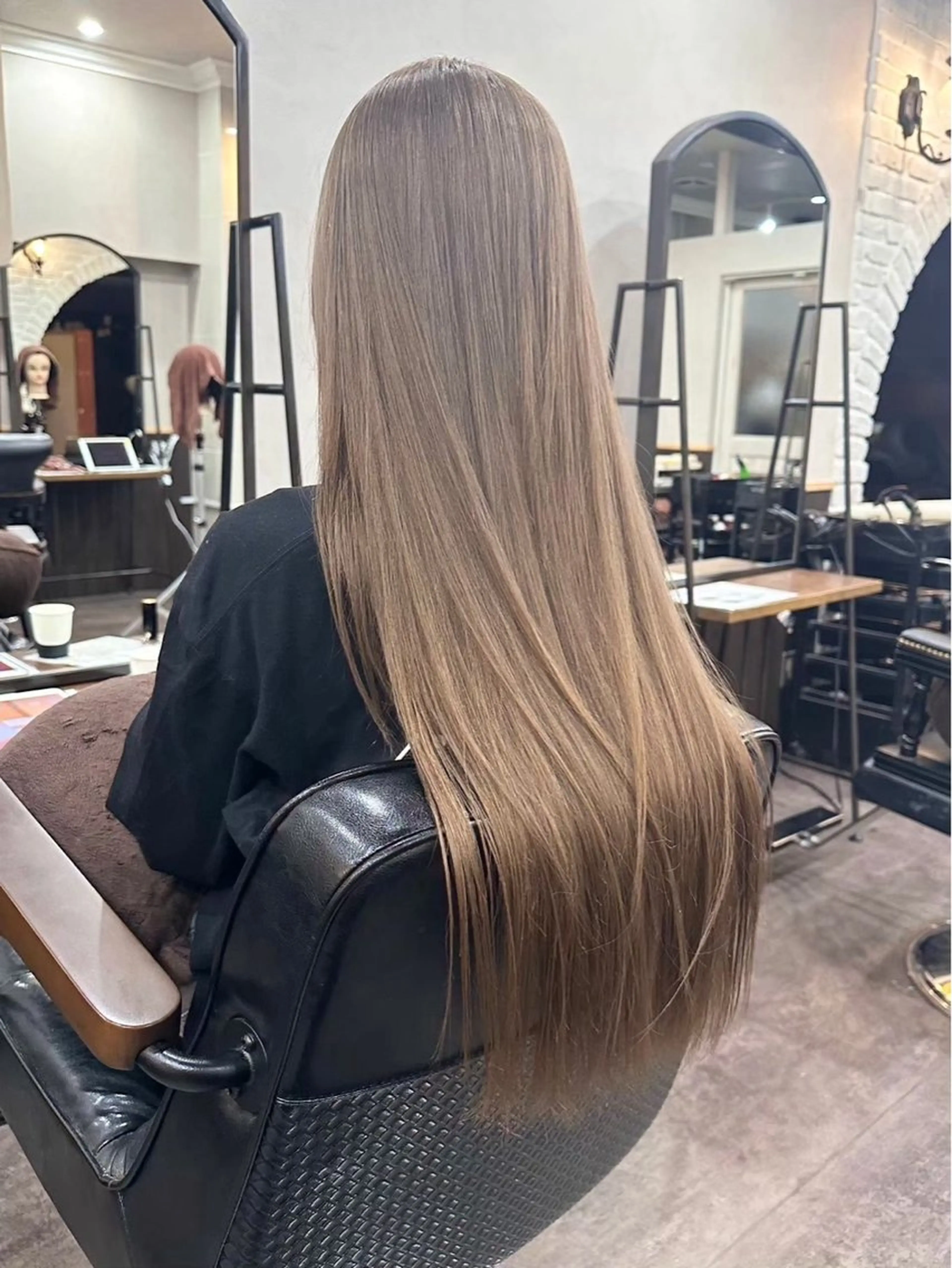 カラー ヘアカラー トリートメント Mejia Riseのヘアスタイル