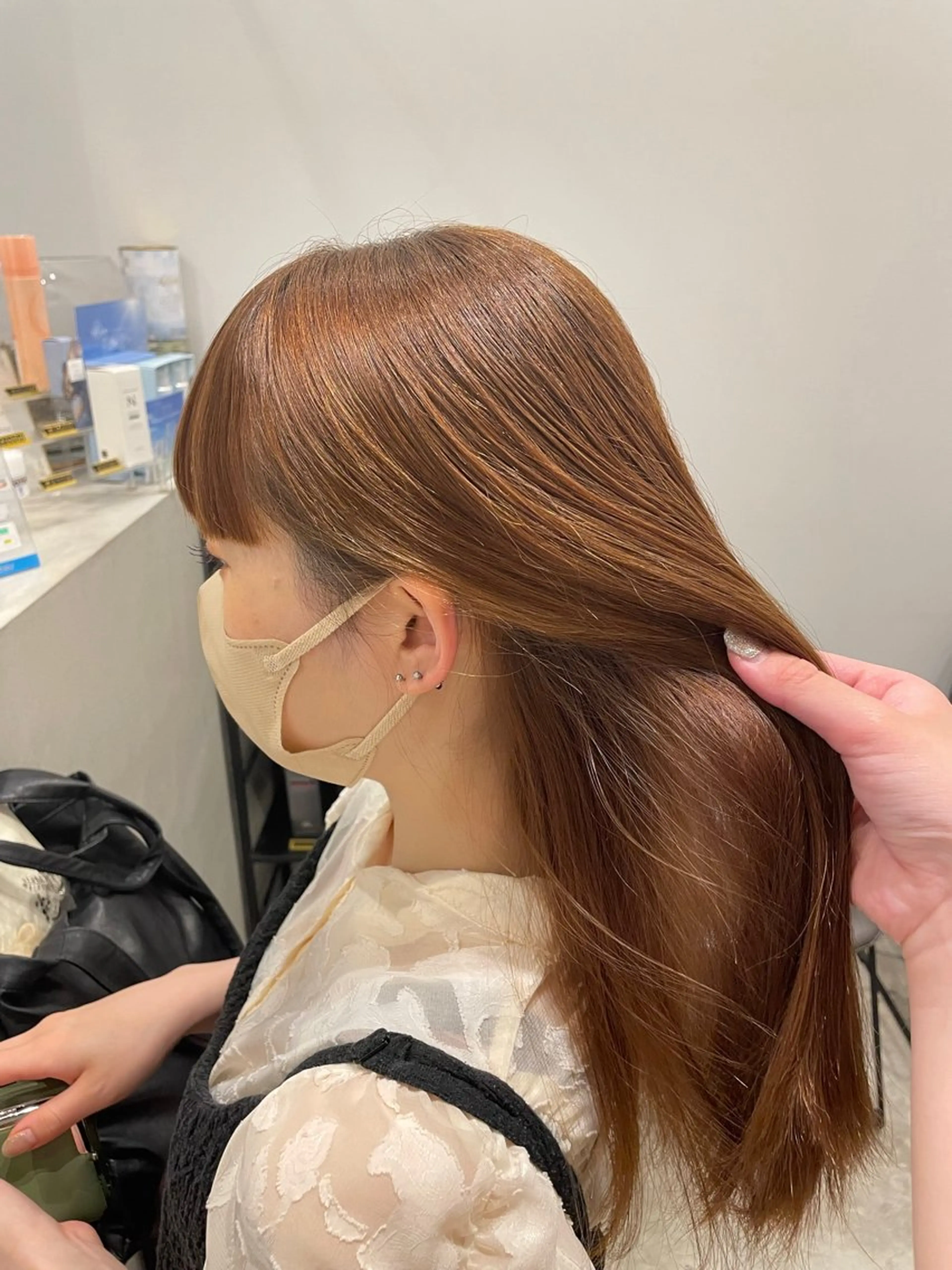 セミロング レイヤーカット 🌱 ブリーチ はるかのヘアスタイル