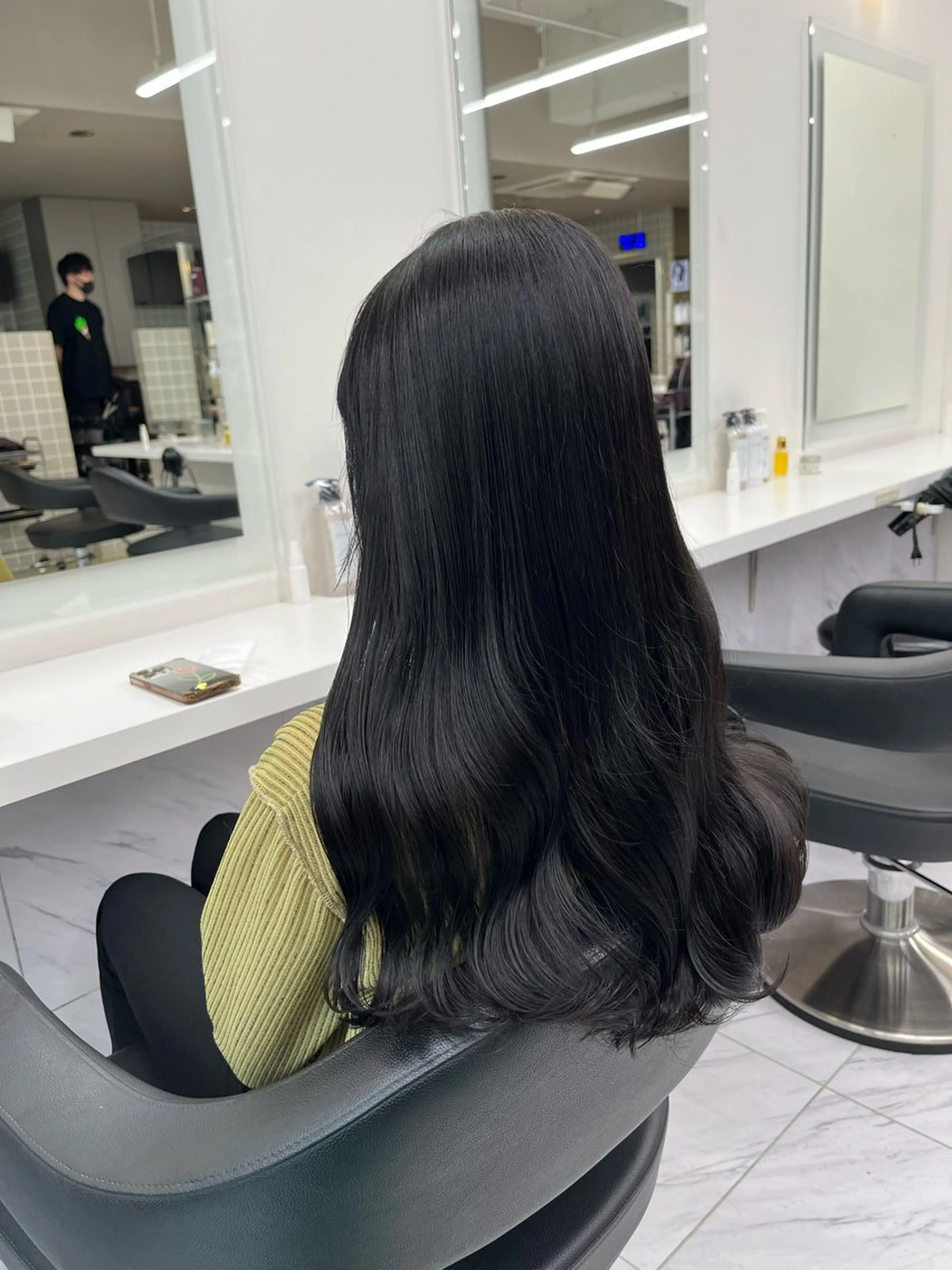 セミロング ヘアカラー トリートメント ヘッドスパ ヘアセット 寒色＆ブリーチ特化 寒色MiOのヘアスタイル