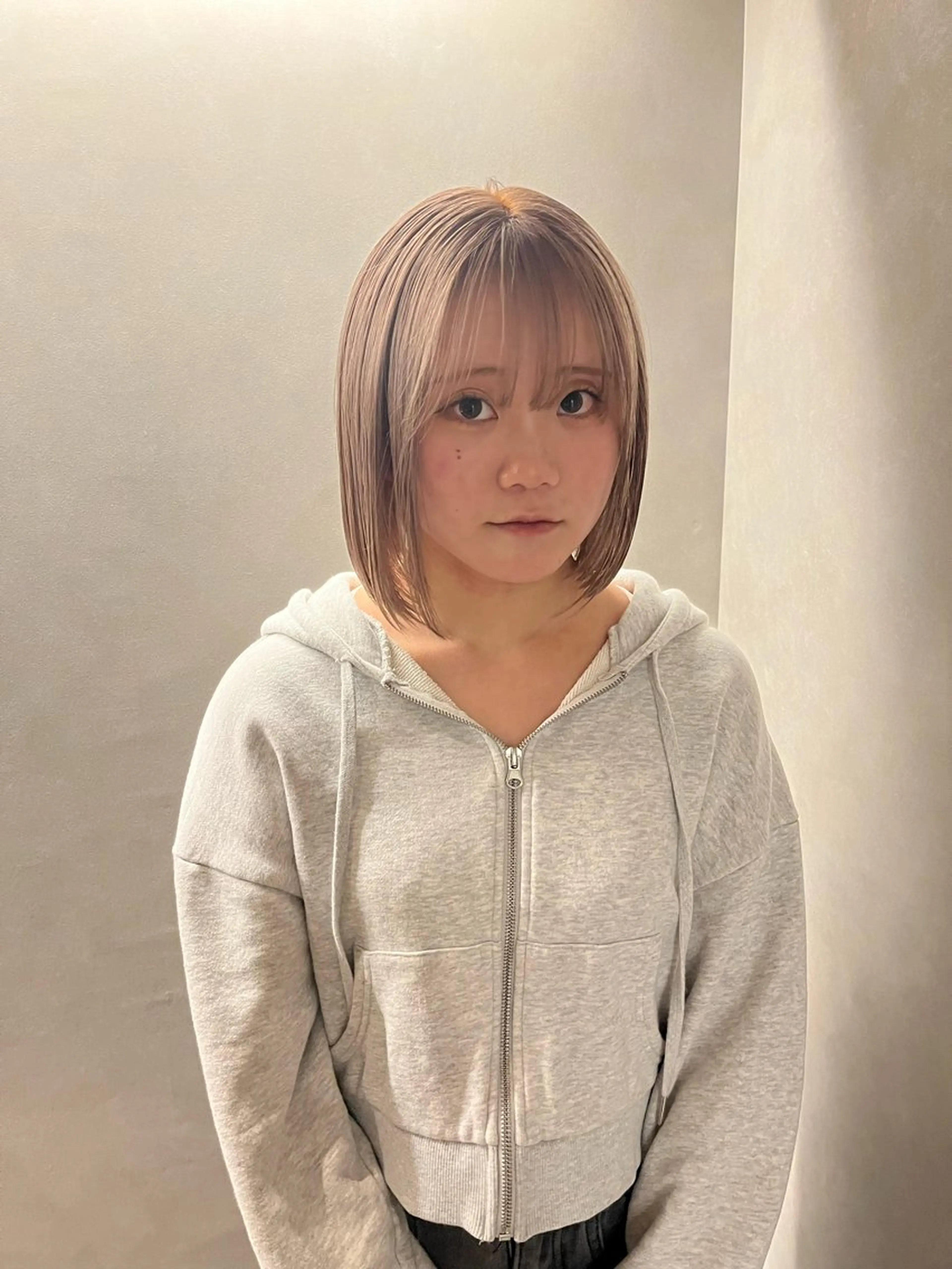 ショート カラー ベージュカラー ダブルカラー ホワイトベージュ カット トリートメント 若命燿史/レイヤー 縮毛矯正/髪質改善のヘアスタイル