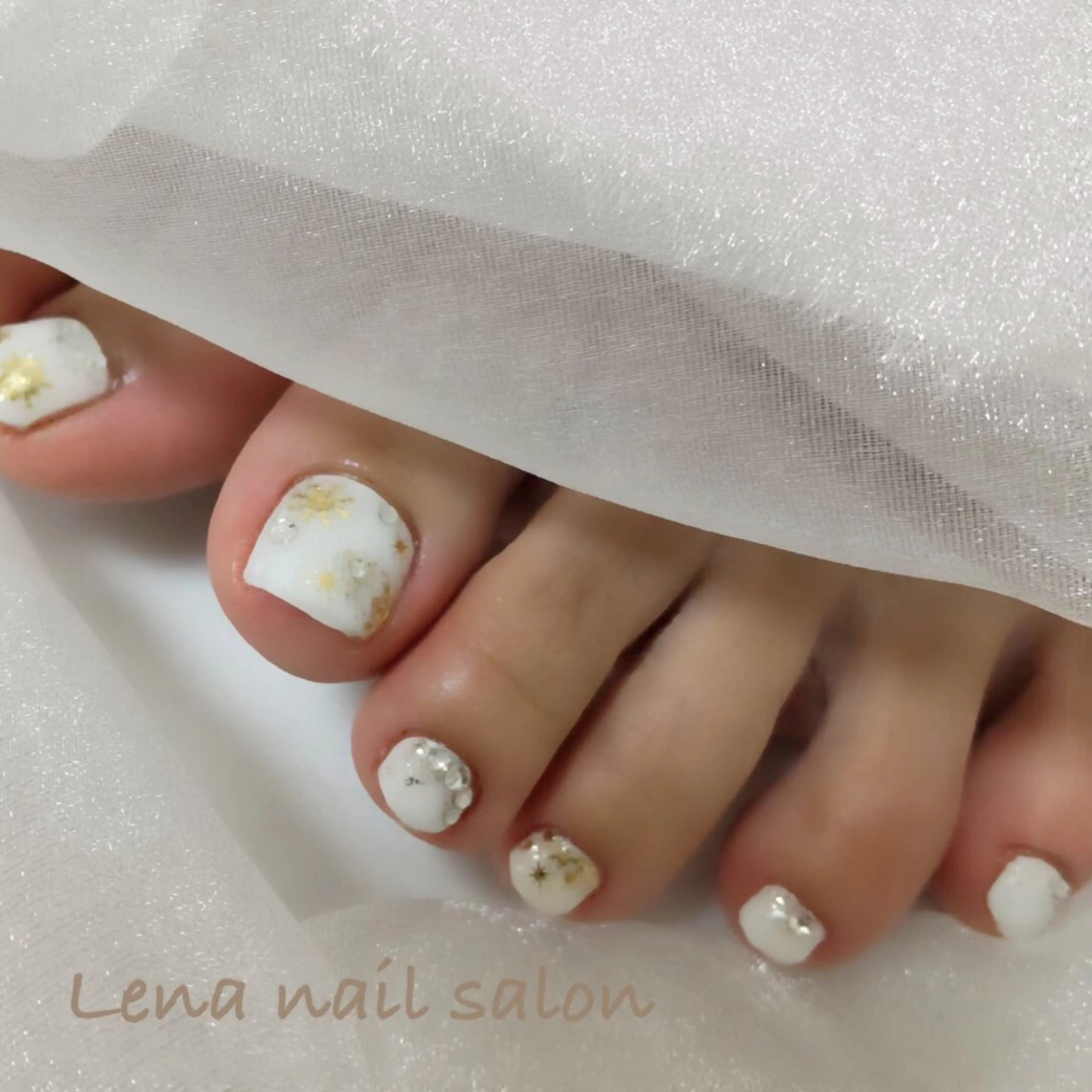 ネイル フットネイル フレンチネイル ジェルネイル オフィスネイル パラジェル フットネイル 自爪育成ネイルケア Lena  nailのネイルデザイン