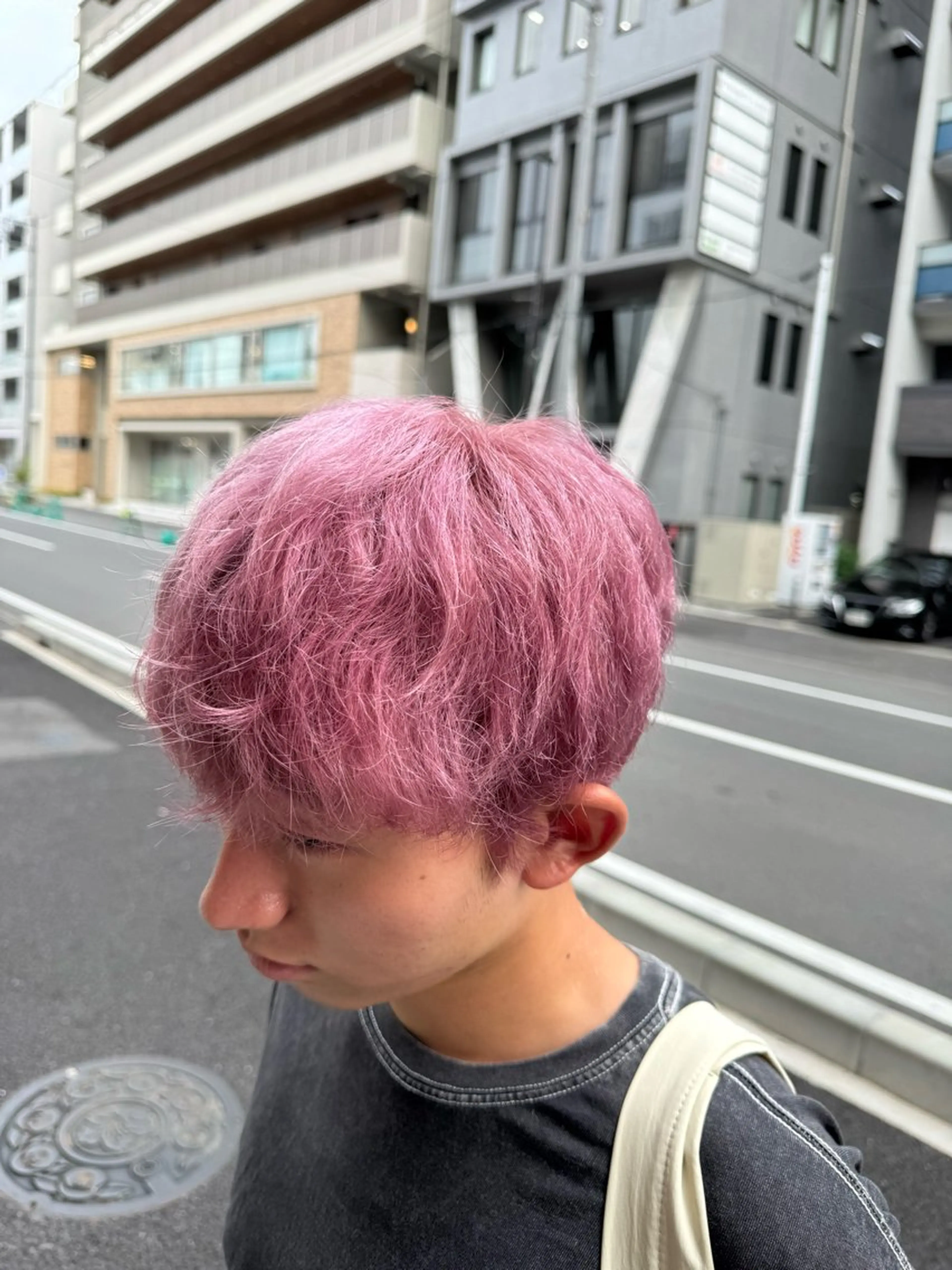 ショート カラー メンズ メンズブリーチ ブリーチ ピンクカラー ピンクパープル パープルカラー ヘアカラー トリートメント dog star 関 海斗のヘアスタイル