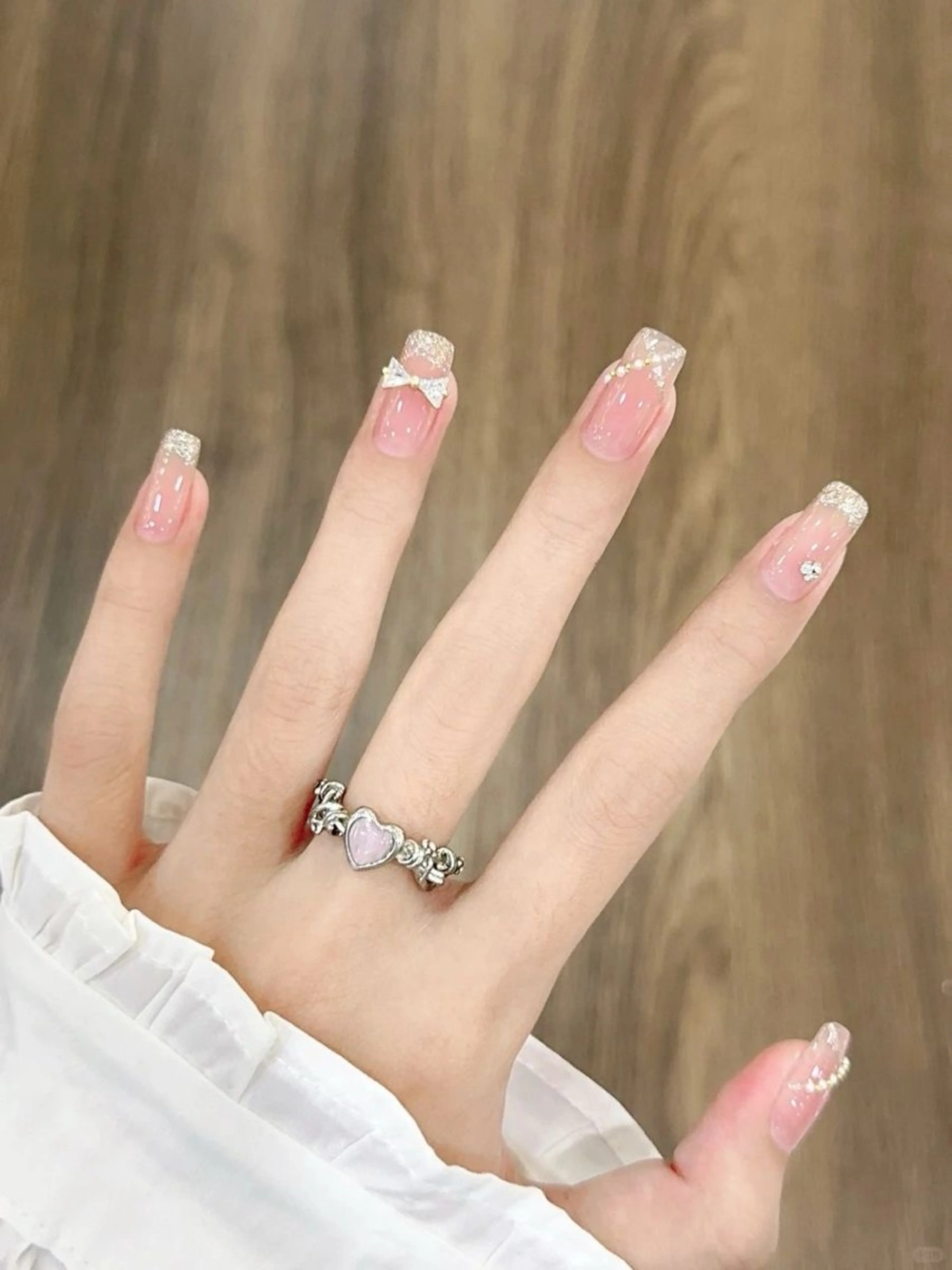 カラー グラデーションカラー ピンクカラー ハンドネイル AIN Nailのネイルデザイン