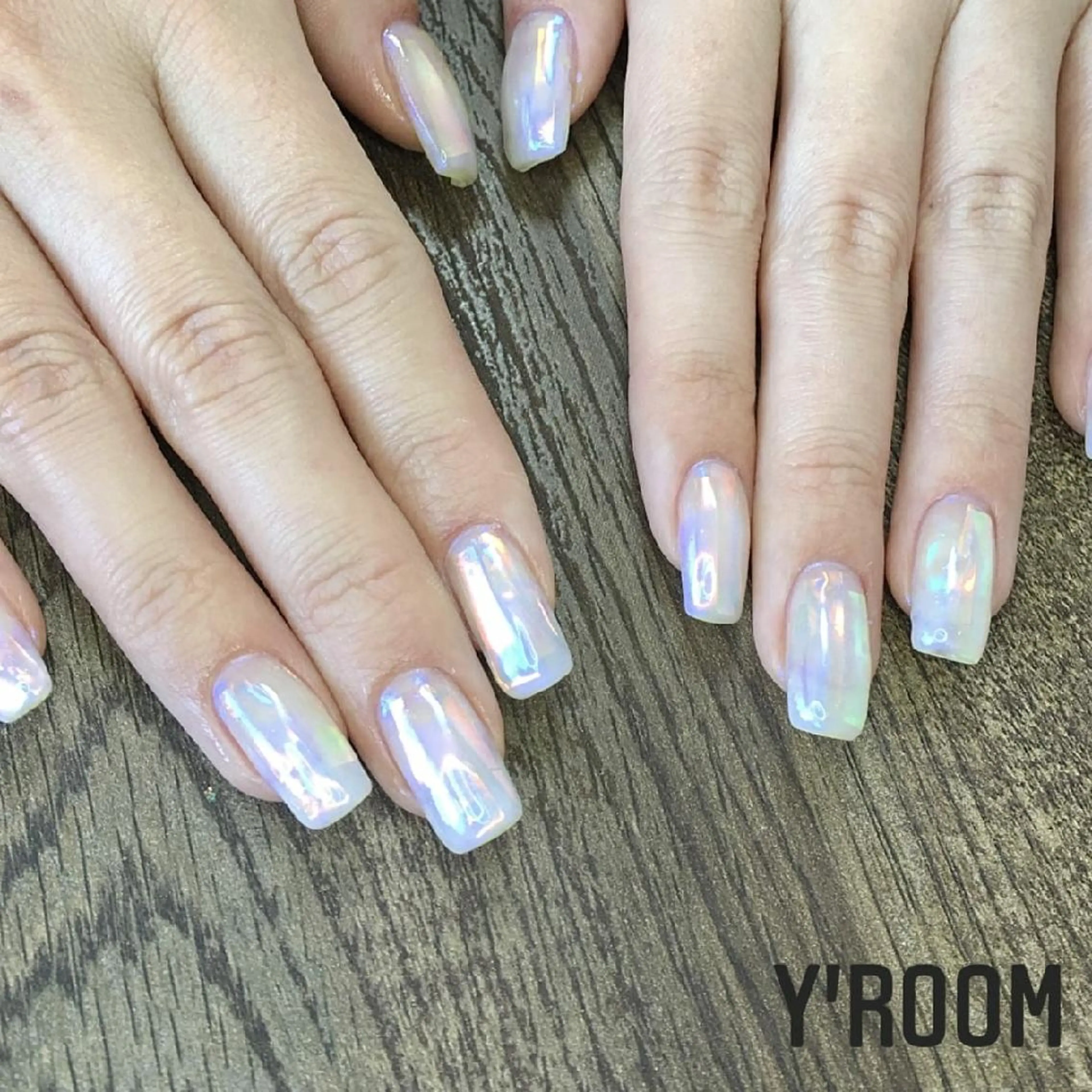 ネイル オーロラネイル フラッシュネイル ジェルネイル 氷ネイル・うるうるネイル マグネットネイル YUKA （ネイリスト）のネイルデザイン