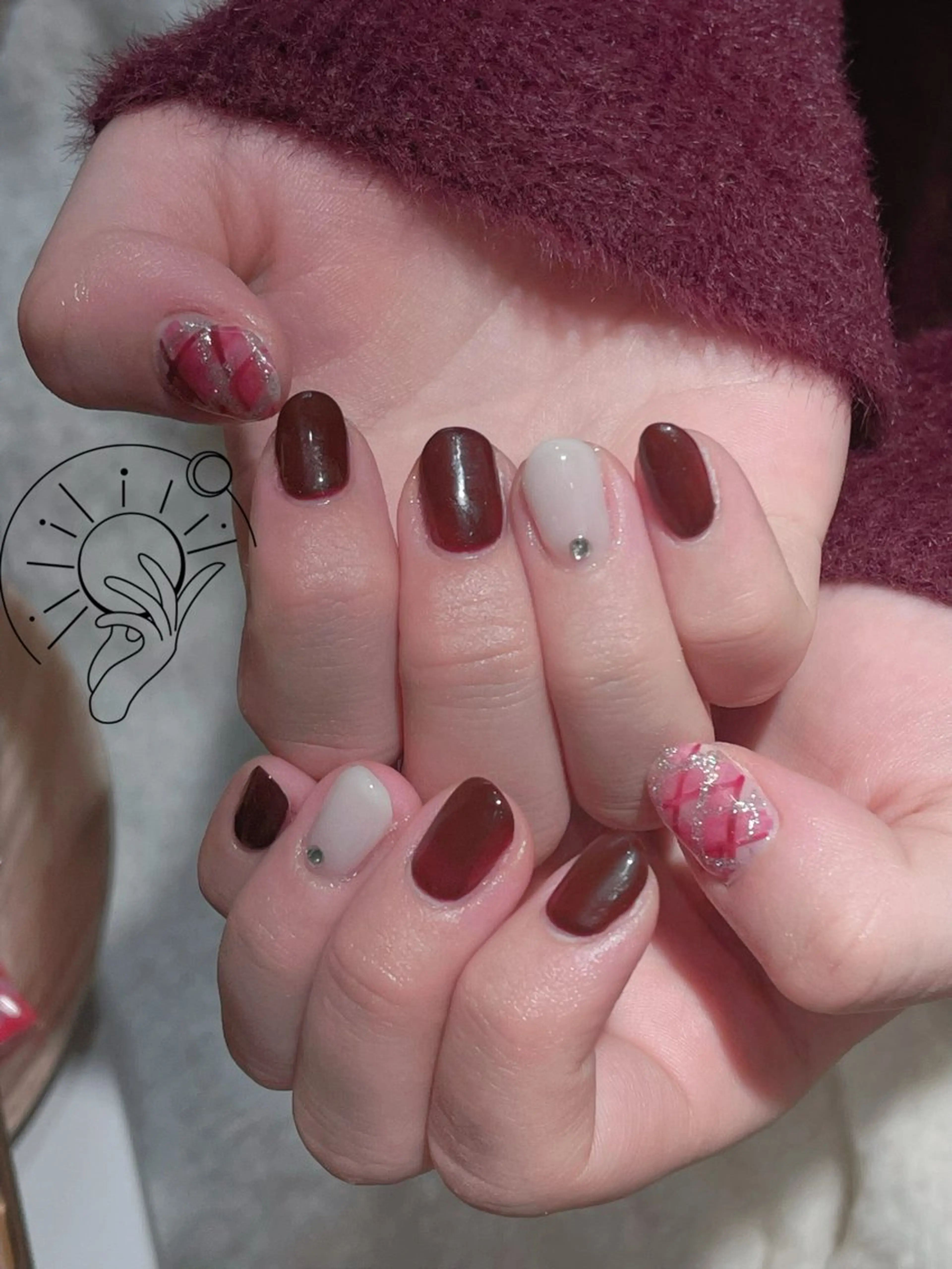 ネイル フレンチネイル ジェルネイル 韓国ネイル マグネットネイル マグネットフレンチ Sun Nail 池袋のエステ・リラクイメージ