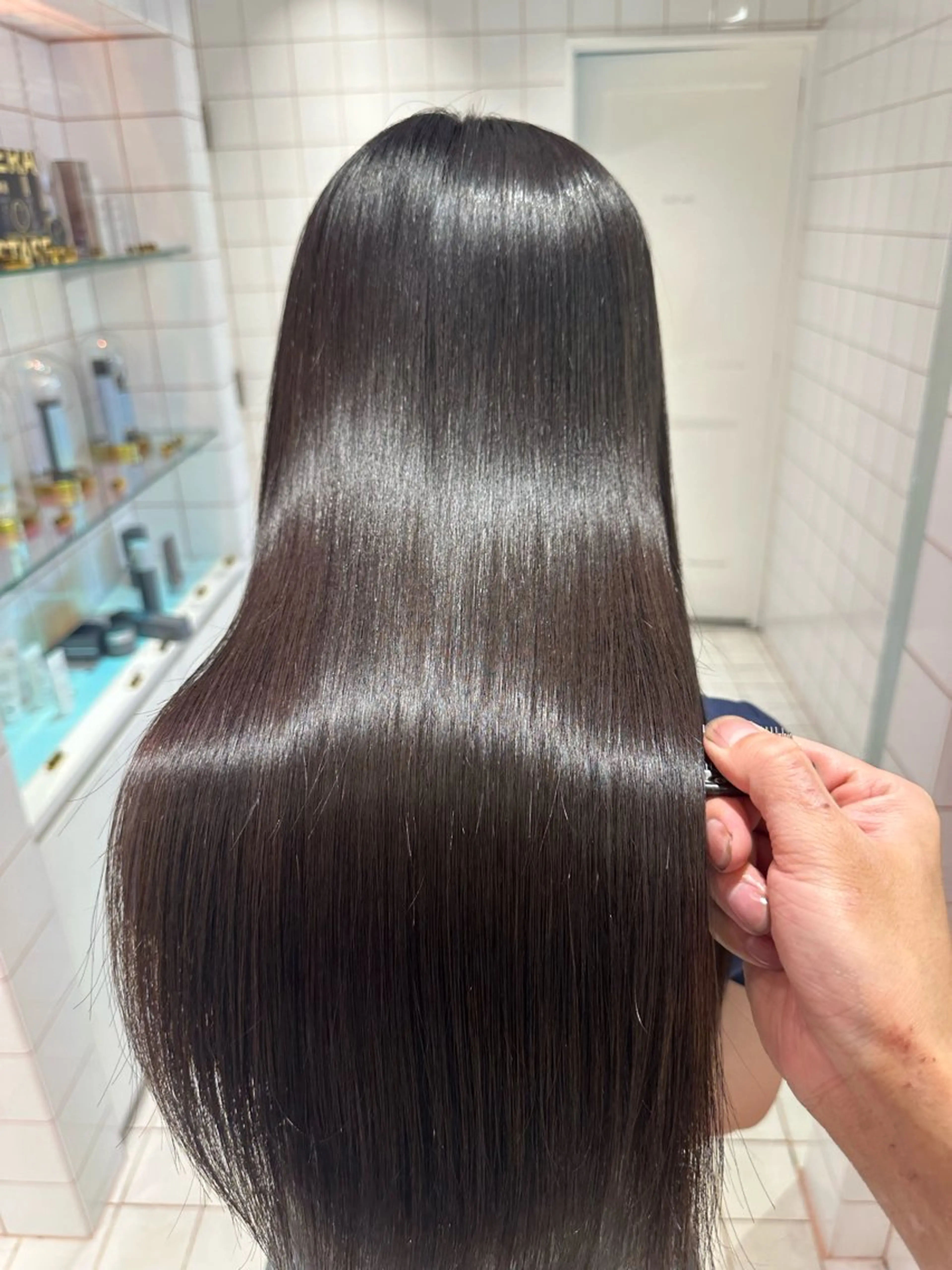 ロング 酸性ストレート 縮毛矯正 トリートメント Lond　luce心斎橋所属・✨縮毛矯正✨レイヤー ホウダカズヒロのヘアスタイル