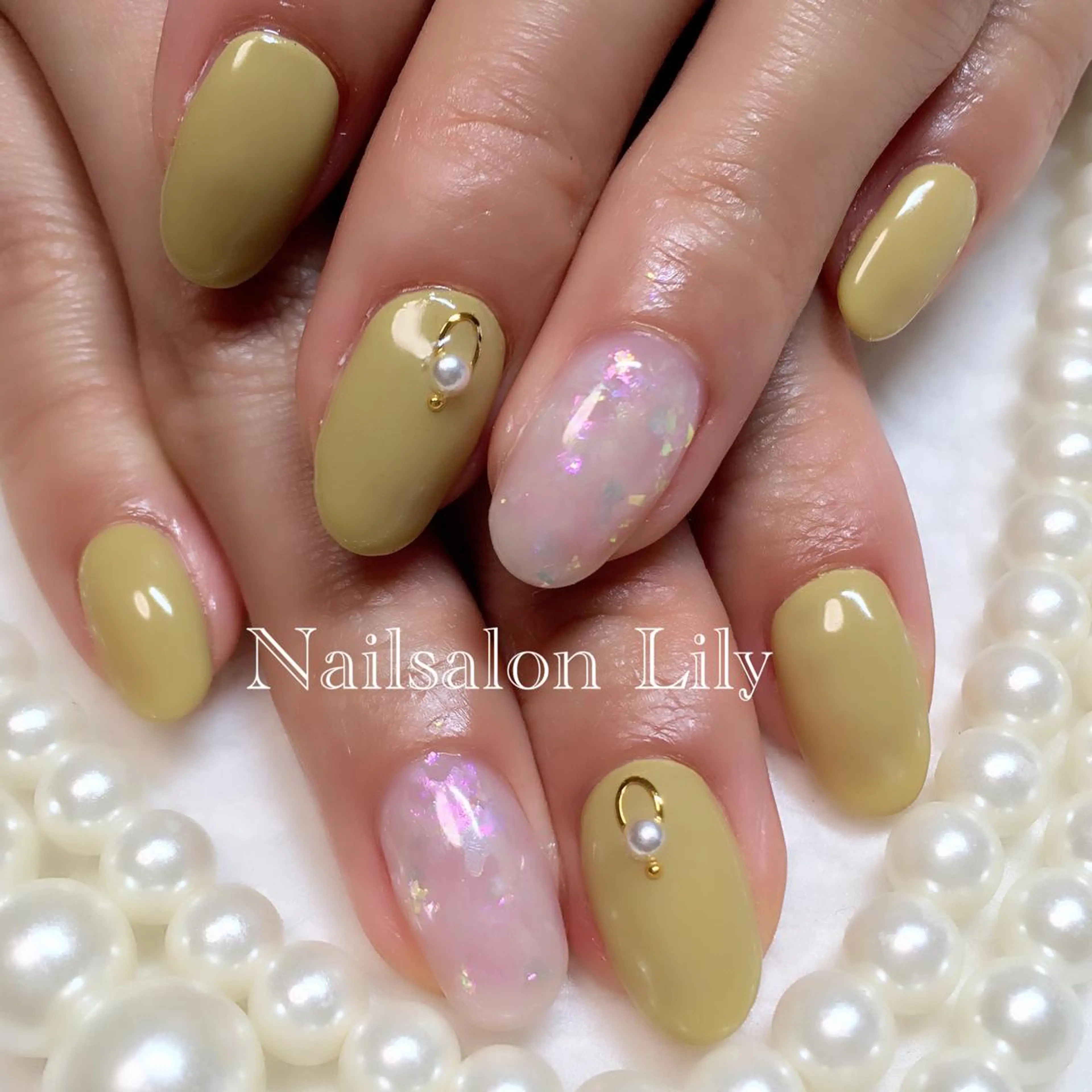 ネイル 黄色 Lily*nail 🌻Mii🌻のネイルデザイン