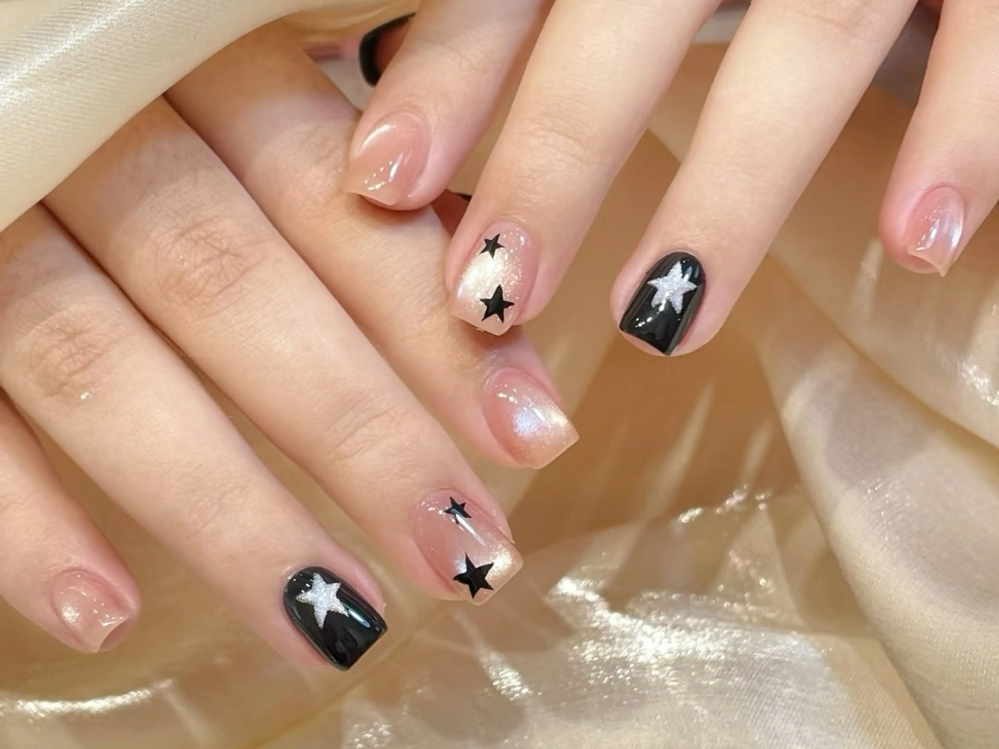 ネイル キラキラネイル マグネットネイル シンプルネイル ハンドネイル ハンドケア DarkHoney 池袋店のネイルデザイン