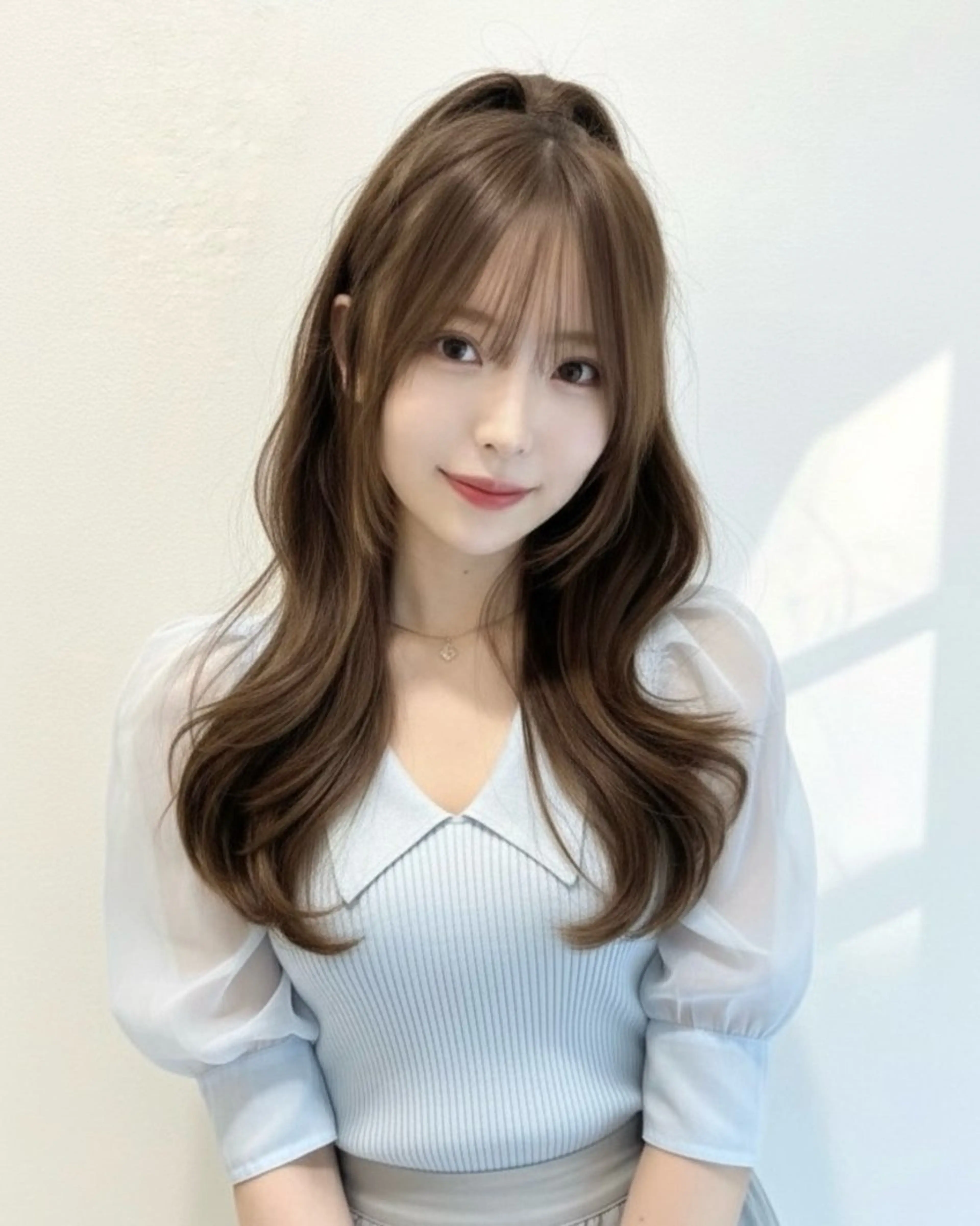 ロング カラー ベージュカラー ブリーチ ケアカラー 透明感カラー グレージュ 赤み消し韓国ヘア レイヤー縮毛🤍渡邉のヘアスタイル