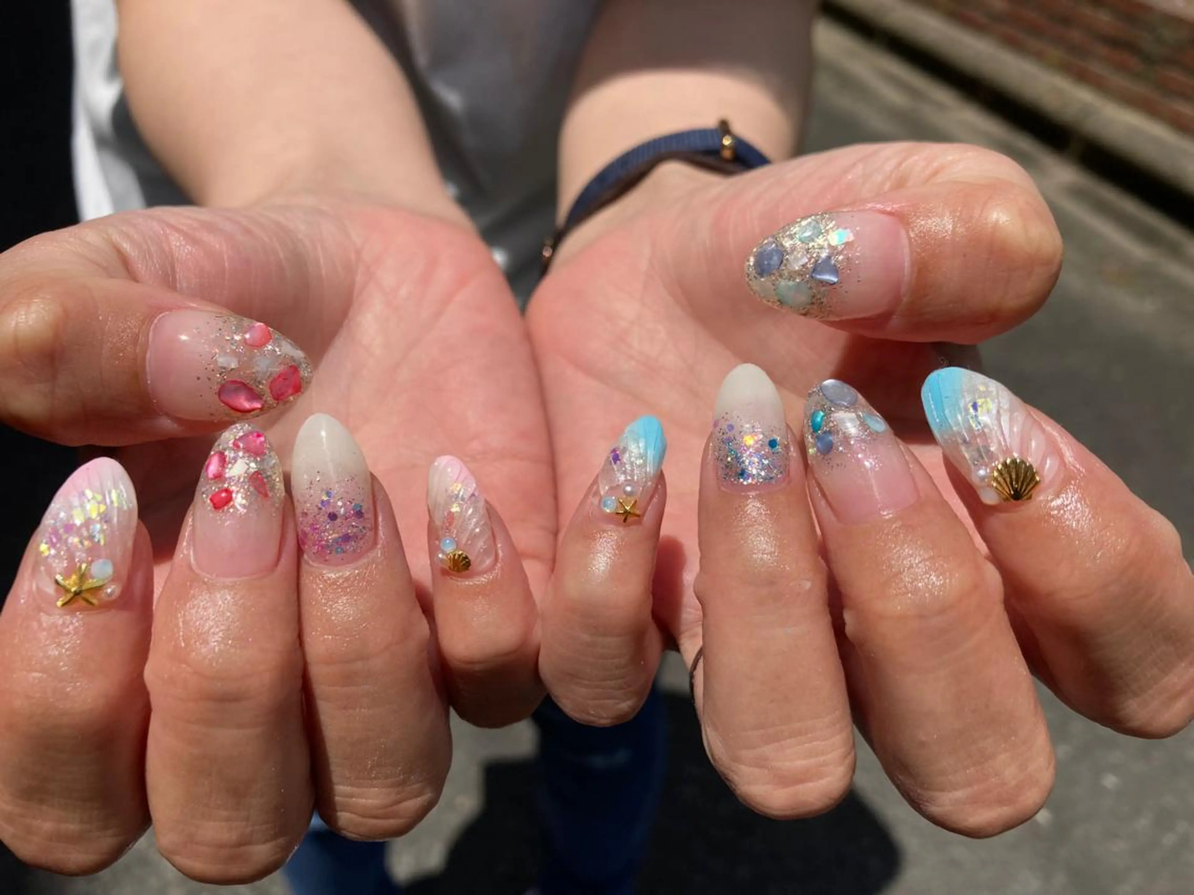 ミディアム ネイル ハンドネイル フットネイル ✴︎ Delightのネイルデザイン