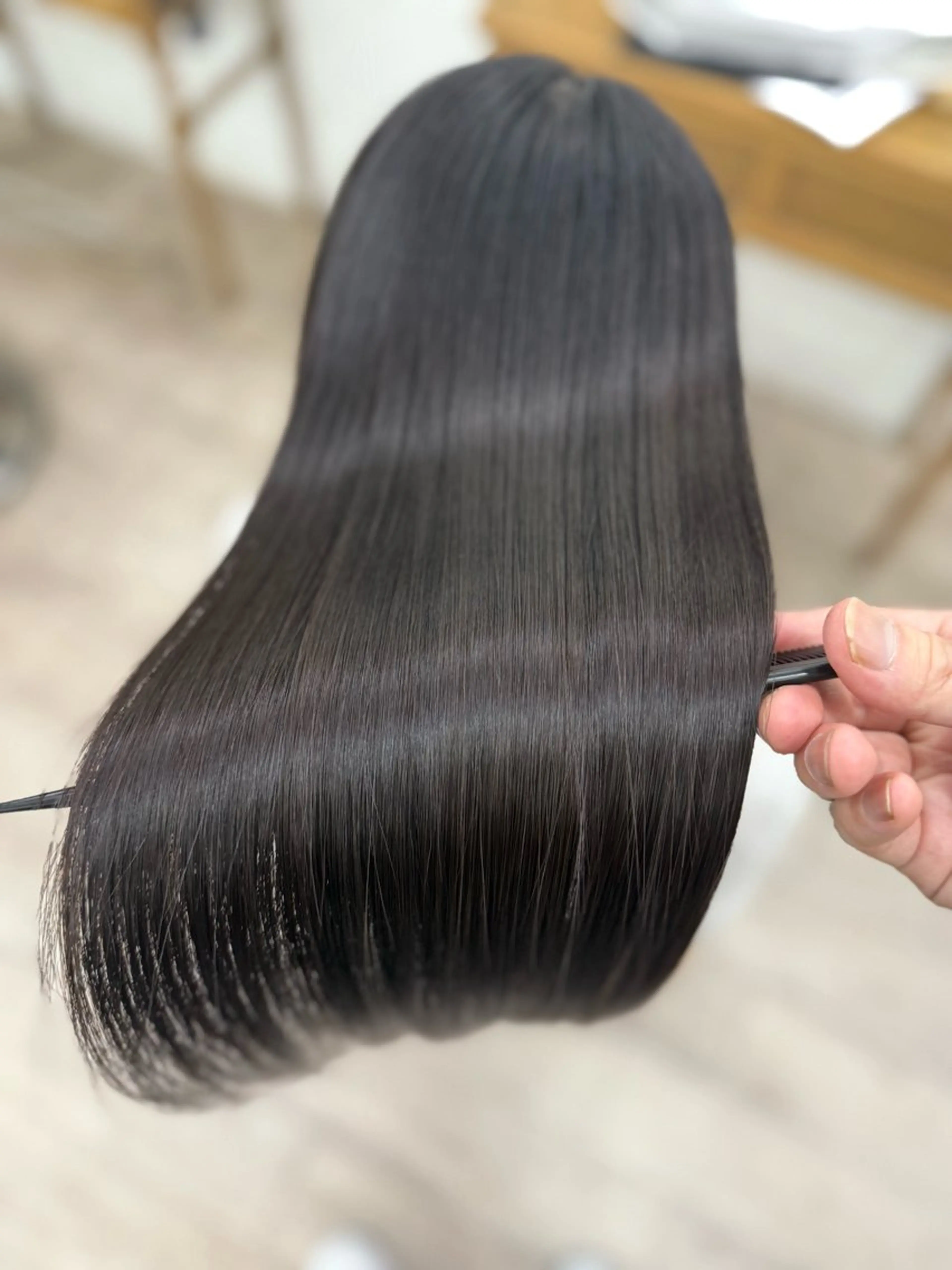 セミロング カット トリートメント 髪質改善特化🔥縮毛 、美髪形成のプロ✂️のヘアスタイル