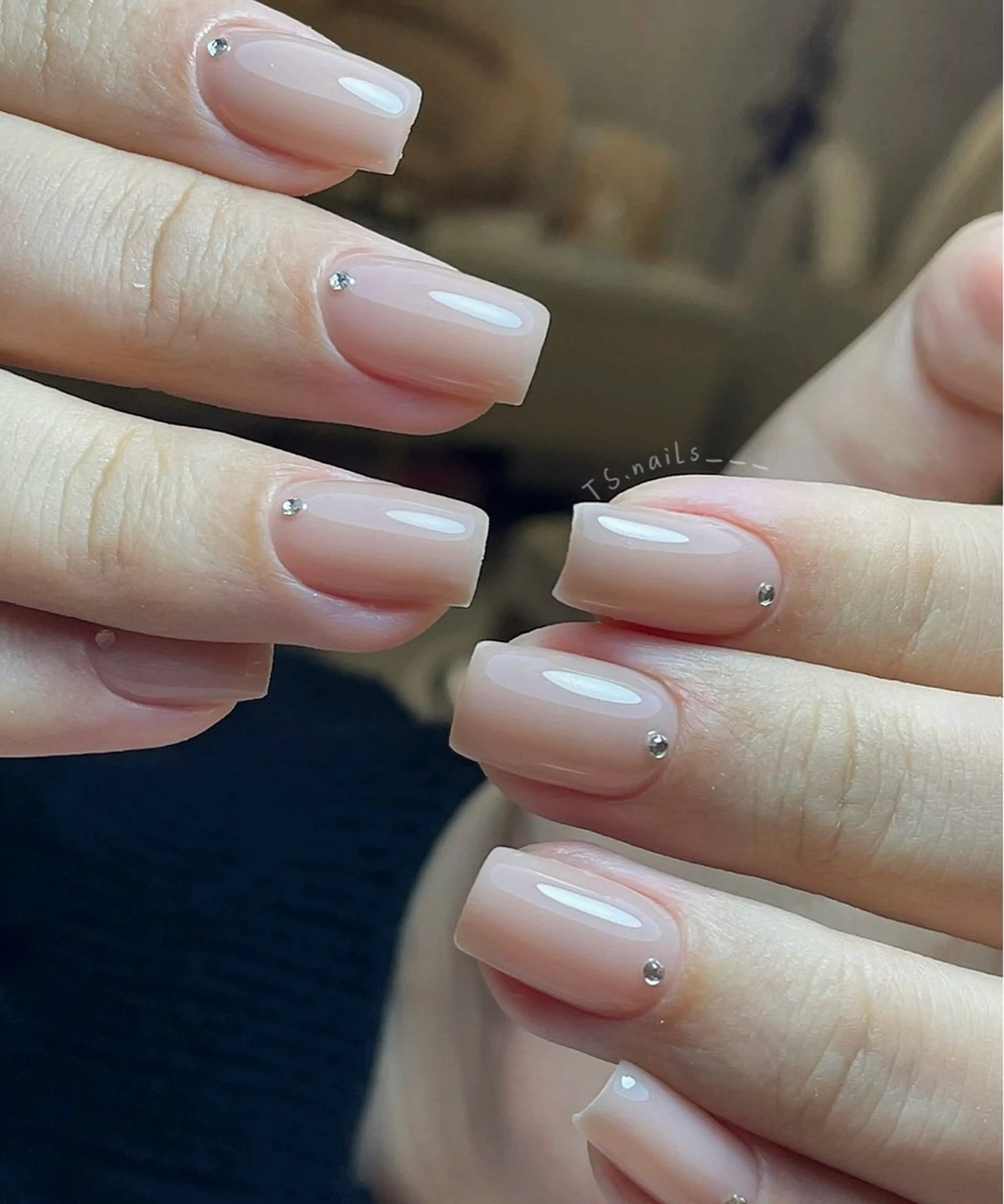 ネイル キラキラネイル マグネットネイル 持ち込み オフィスネイル シンプルネイル ハンドネイル ハンドケア TS. nails___のネイルデザイン