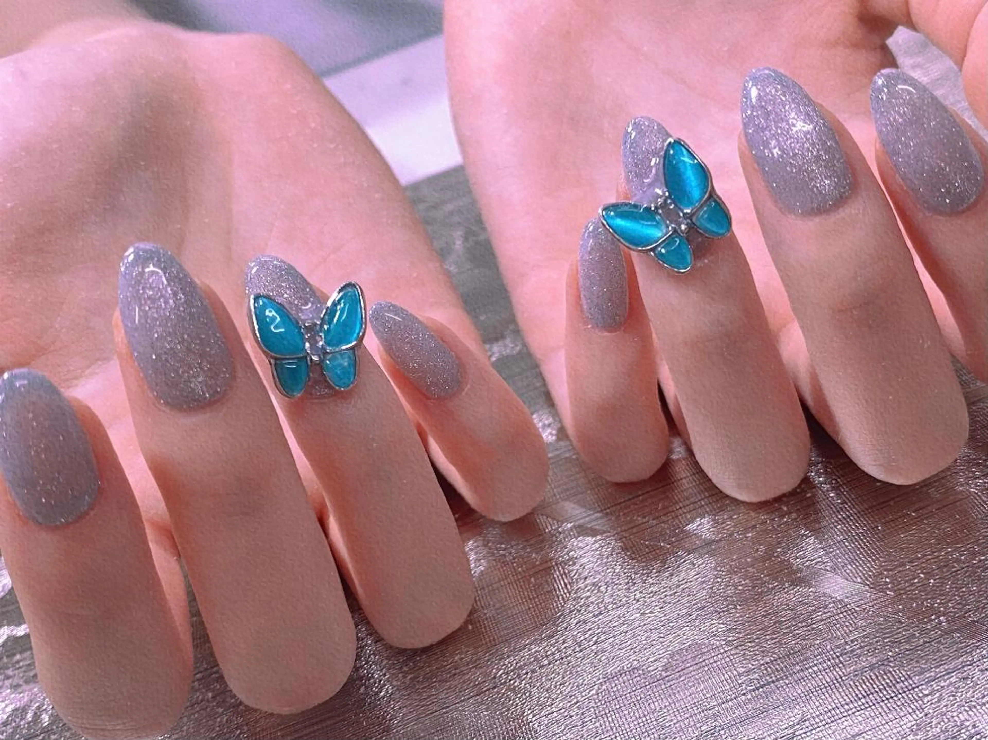 ネイル ハンドネイル I-nailロング /ワンホン/キラキラのネイルデザイン