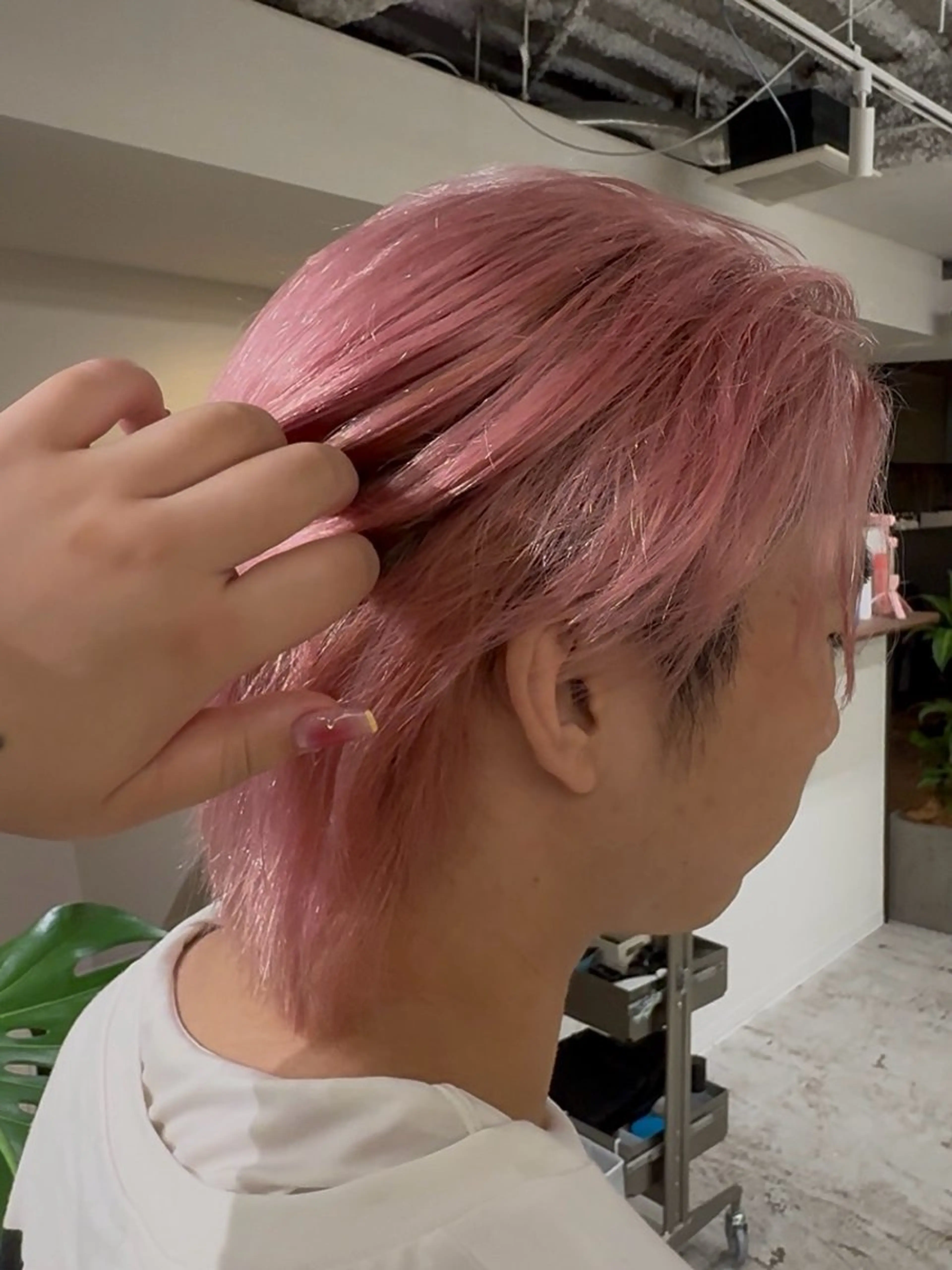 ショート カラー ピンクカラー ホワイトピンク ヘアカラー トリートメント カナ：ホワイトカラー /ピンクカラー‎のヘアスタイル