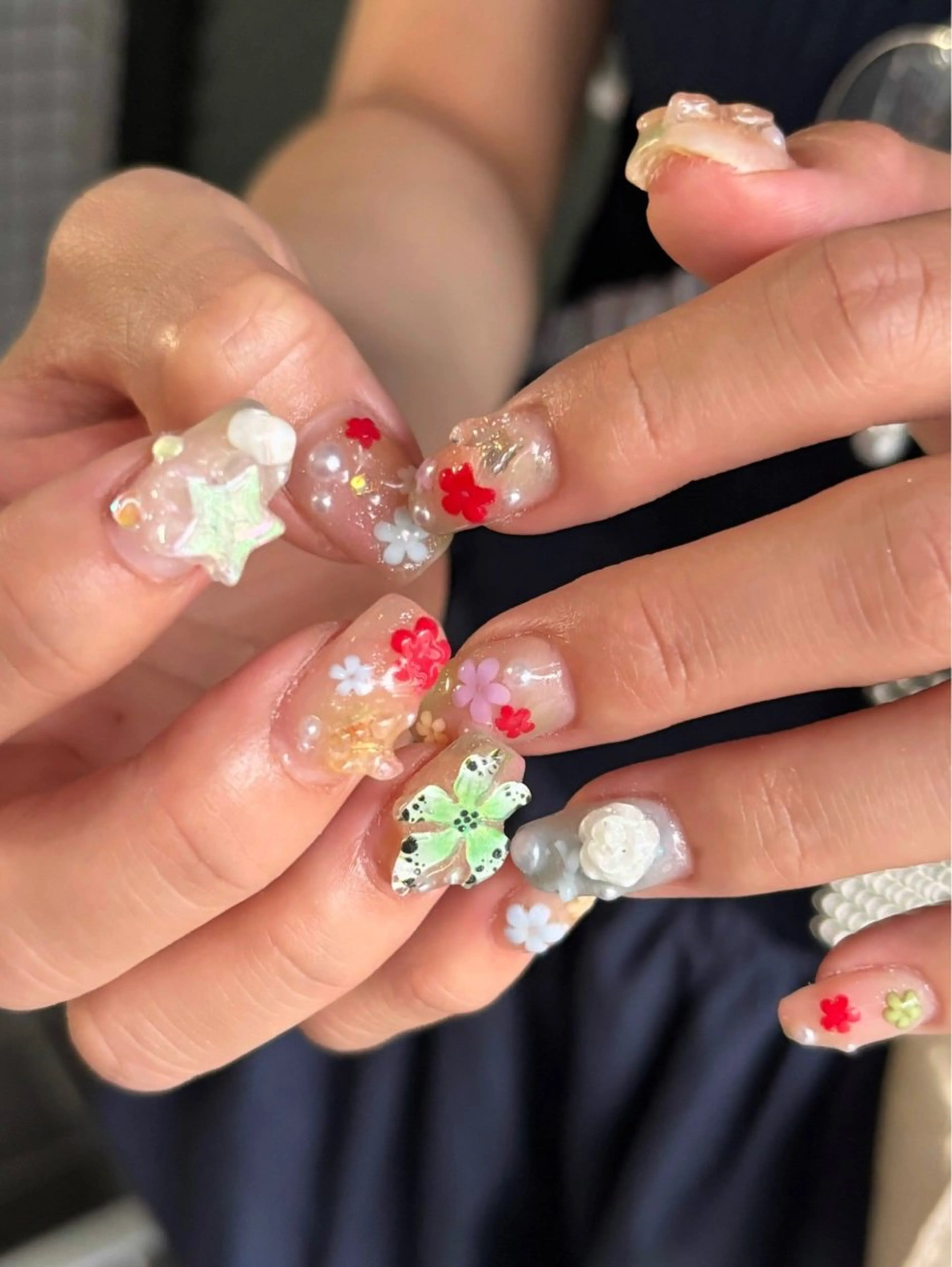 ネイル ハンドネイル 🪐富島彩夏 /海外nail🪐のネイルデザイン