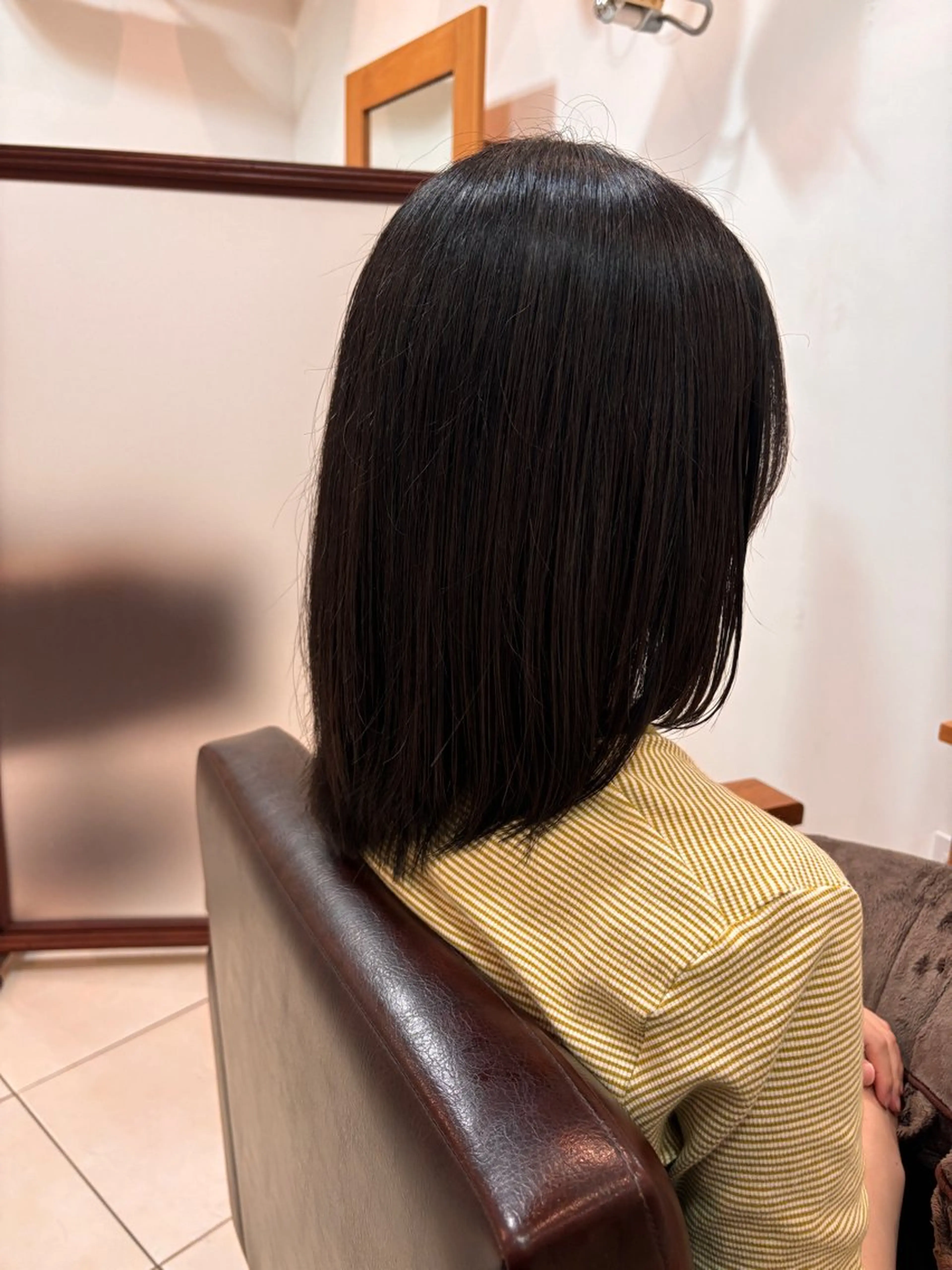 セミロング 吉井 愛のヘアスタイル