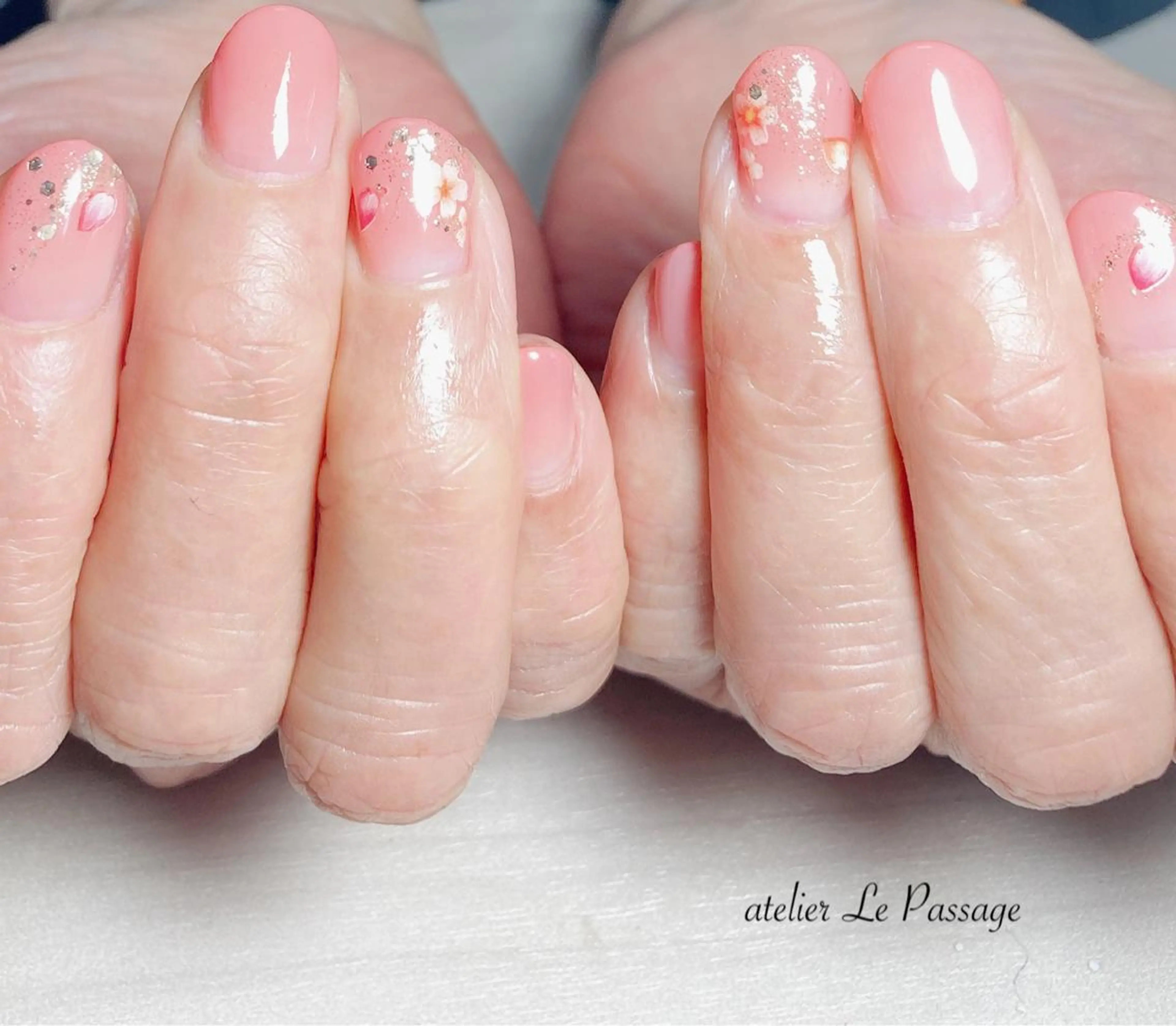 ネイル 桜ネイル フラワーネイル ジェルネイル オフィスネイル パラジェル Atelier Le Passage所属・h nakatsukaのネイルデザイン