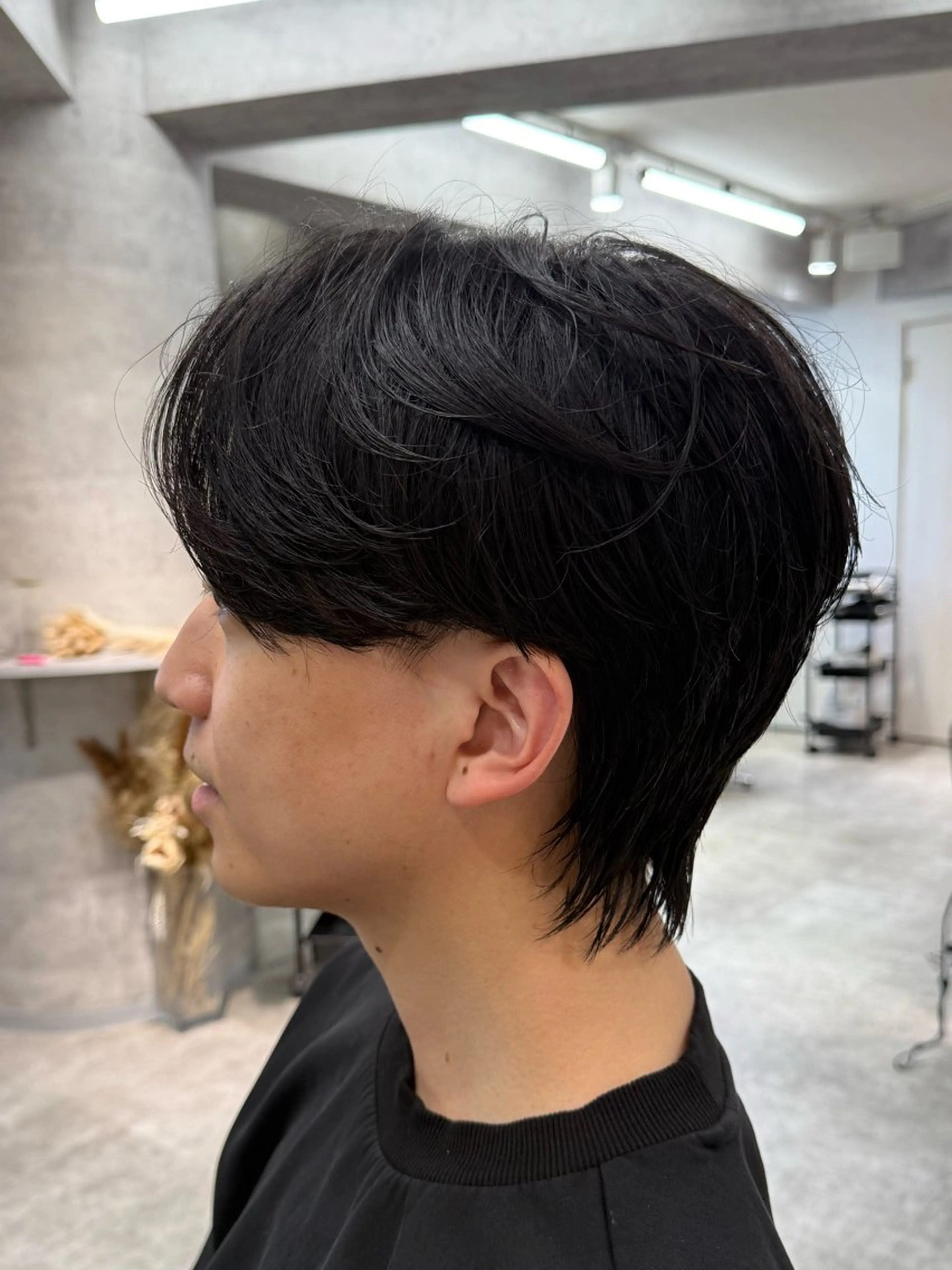 ショート パーマ メンズ ビジネス センターパート フェードカット フェザーパーマ メンズ韓国風 カット パーマ トリートメント ヘアセット 新宿メンズ専門 モテ清潔感パーマ特化のヘアスタイル