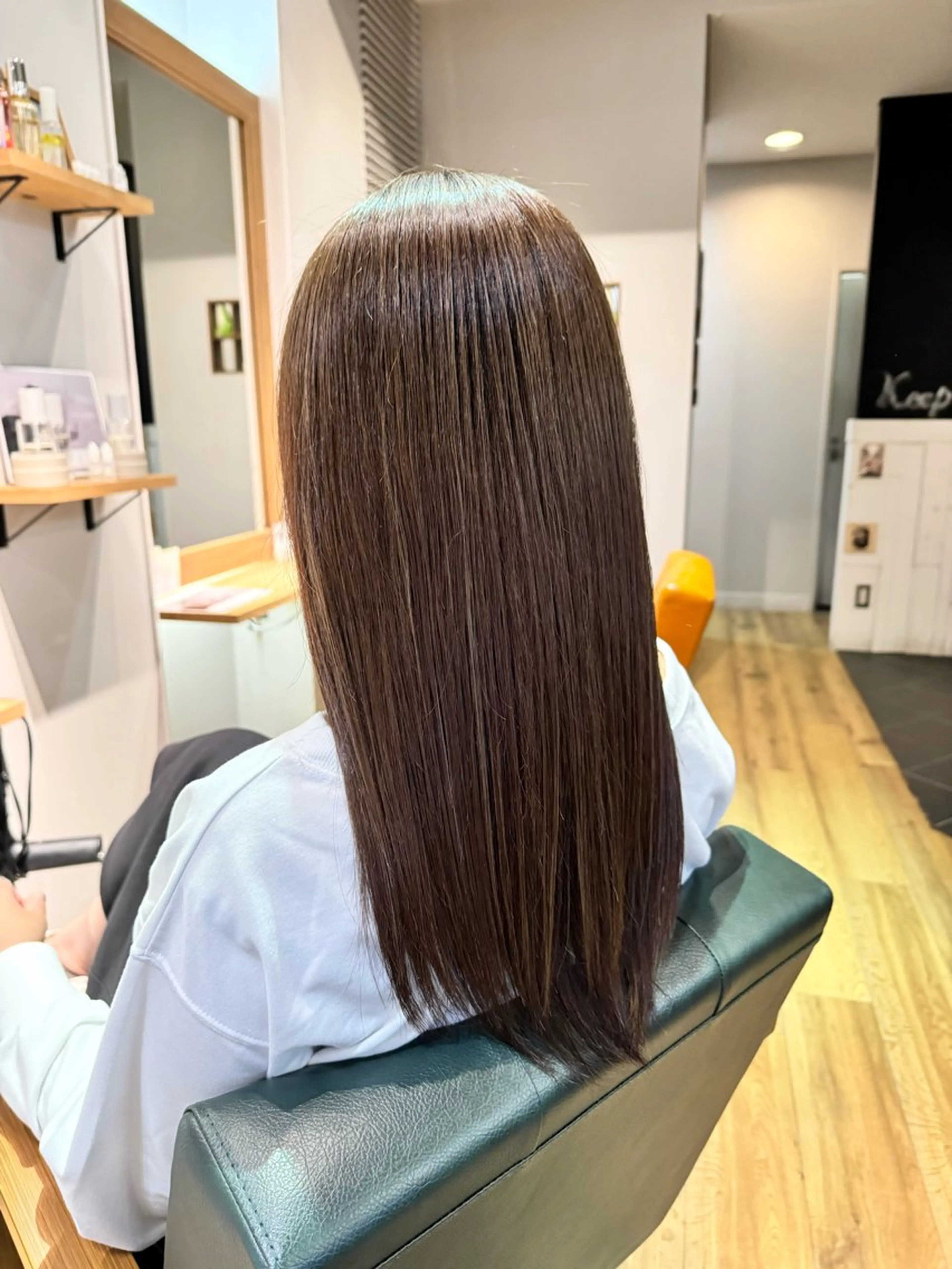 ロング カラー アッシュ ベージュカラー ハイライトカラー ハイライト ヘアカラー トリートメント ツキダテ ユイのヘアスタイル