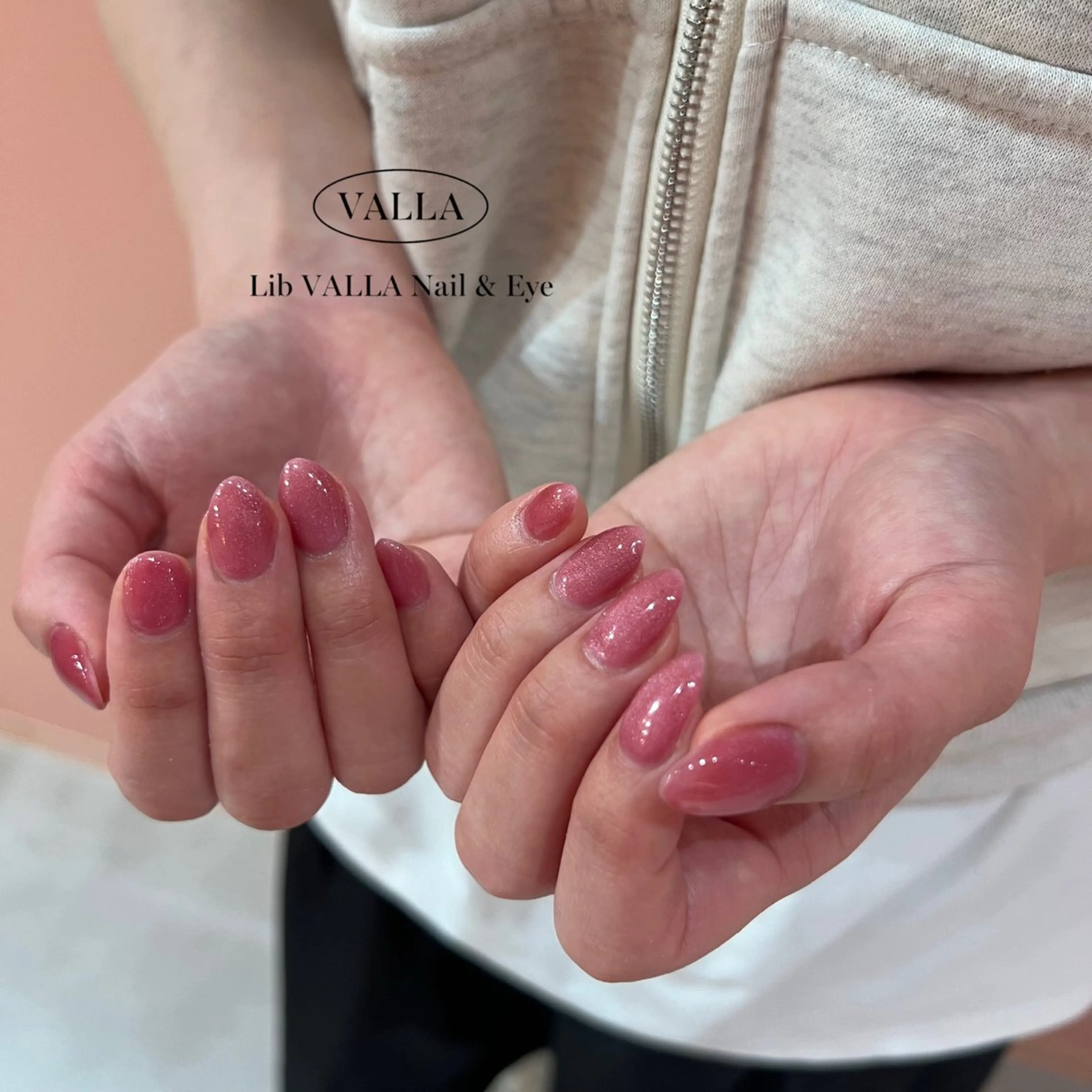 ネイル マグネットネイル LIB VALLA haruka🎀🫧のネイルデザイン