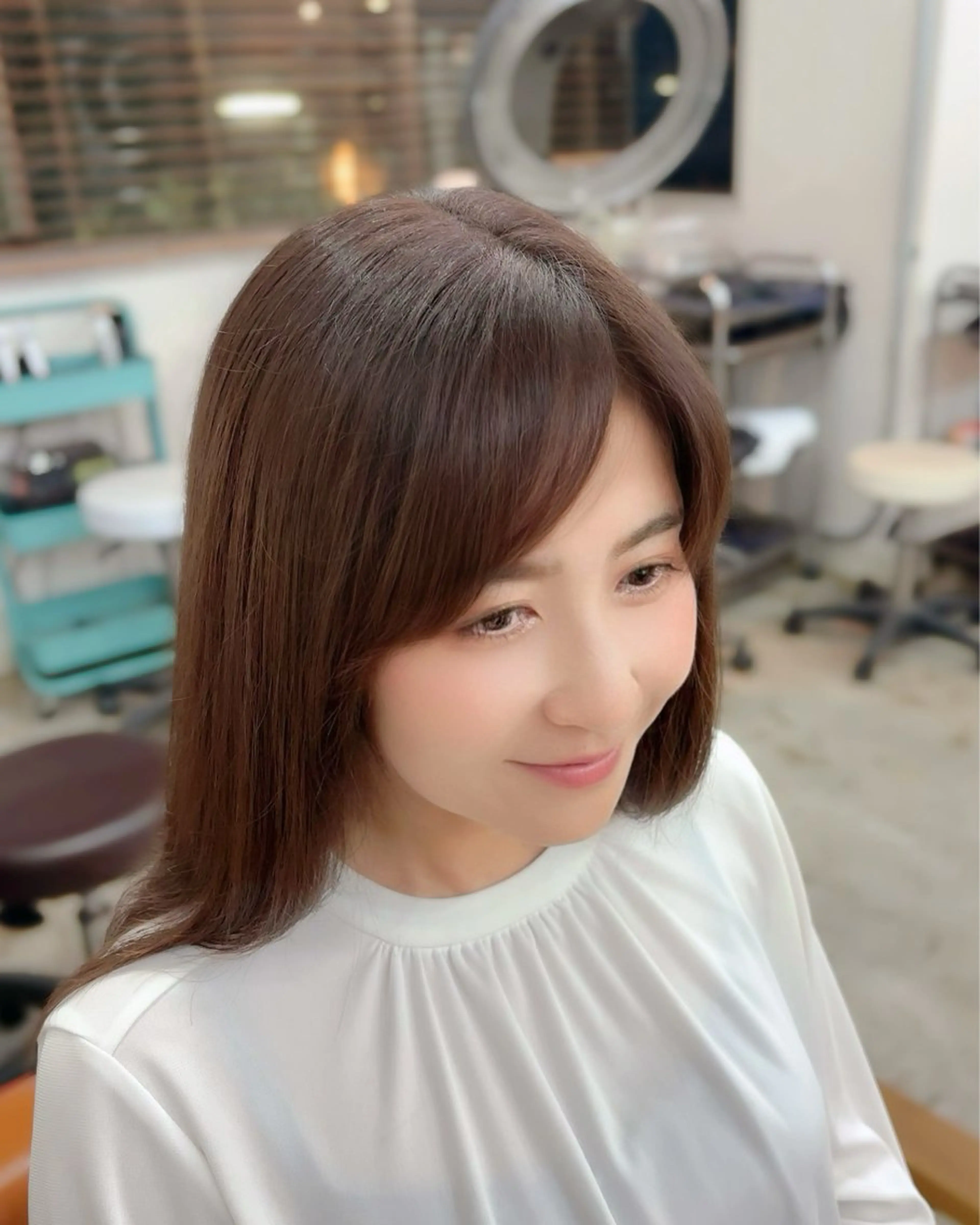 セミロング 金子 千登のヘアスタイル