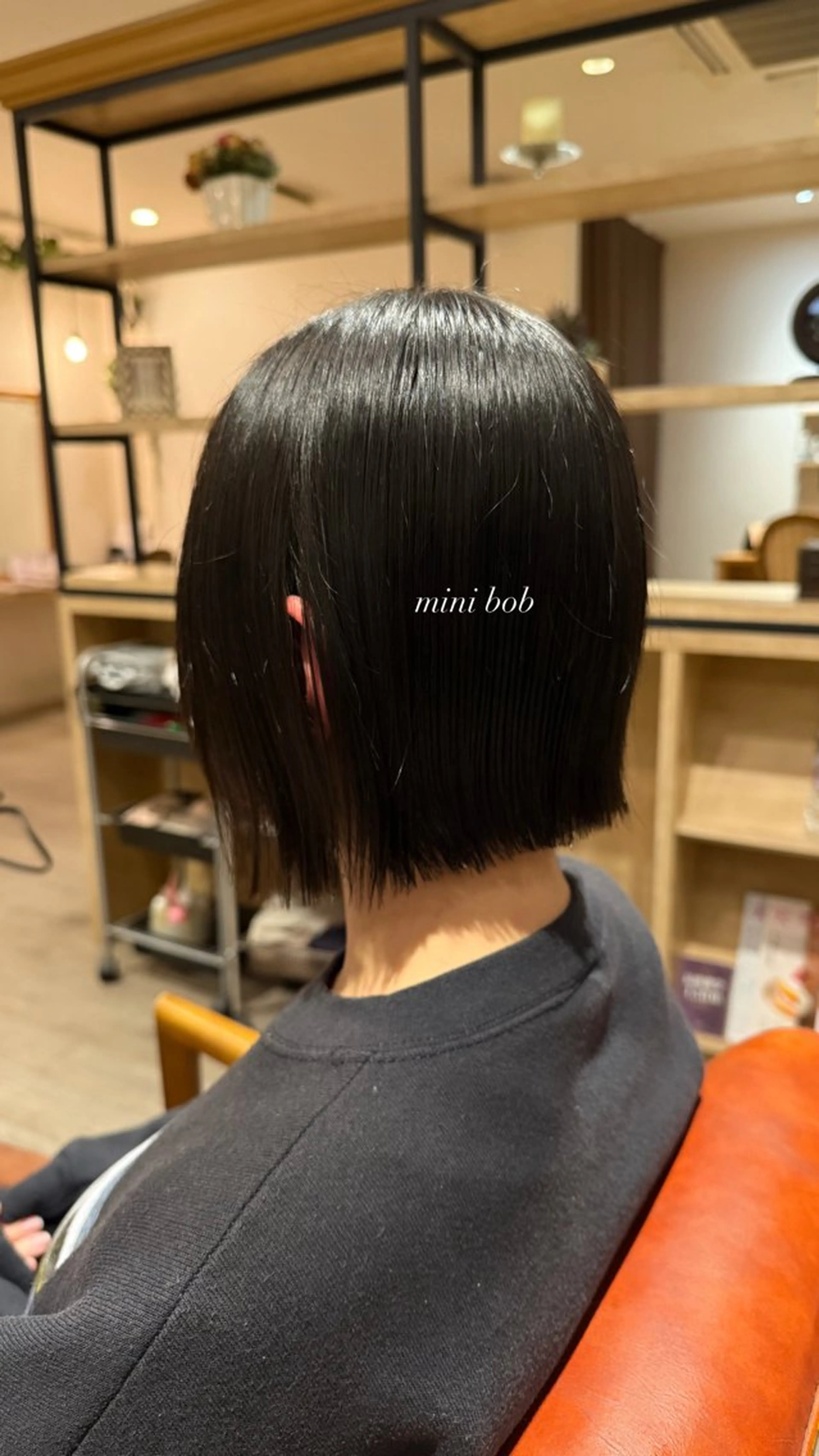 ショート ボブ 外ハネヘア 岡田 真弥のヘアスタイル