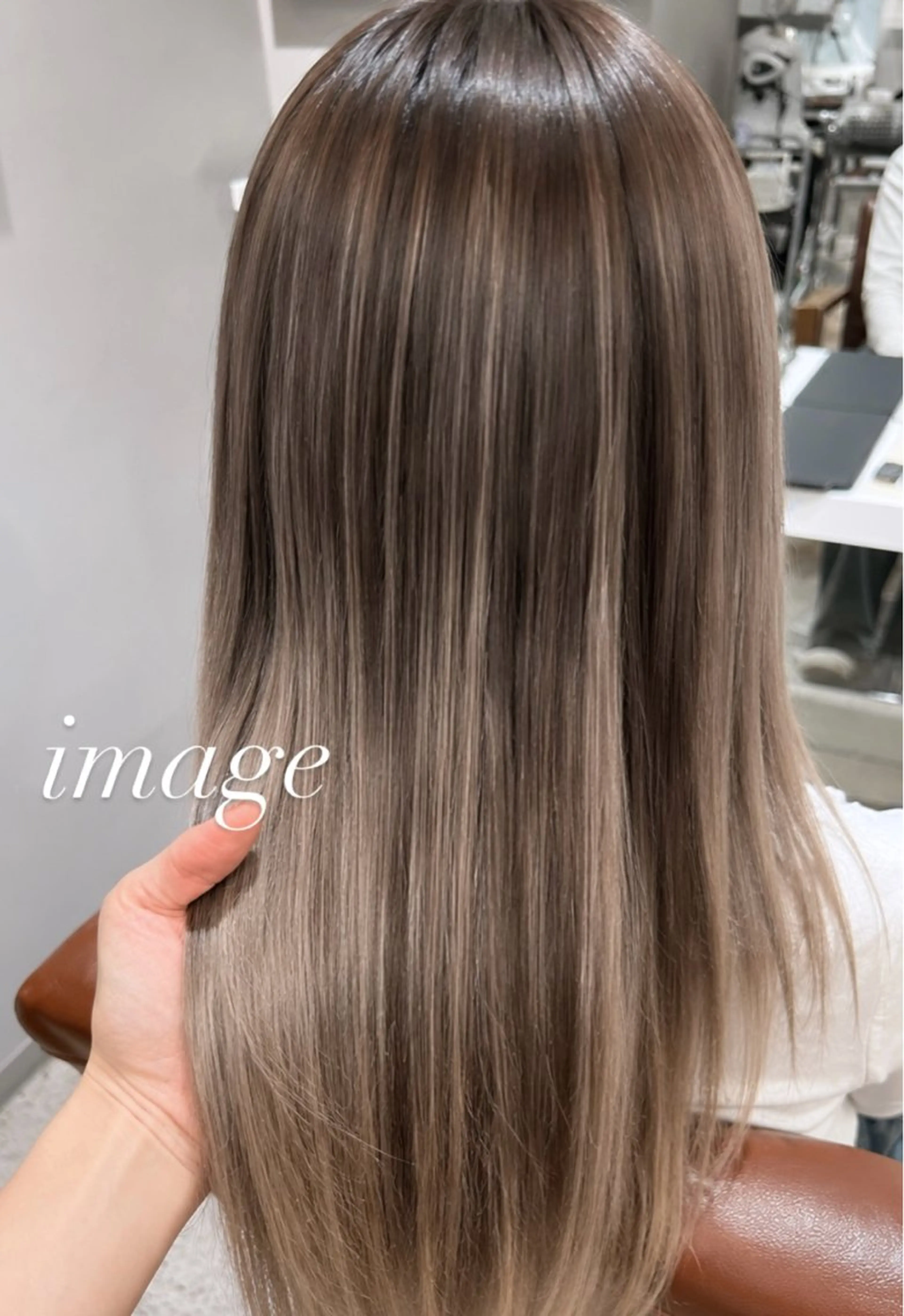 ロング カラー バレイヤージュ レイヤーカット ヘアカラー ブリーチ🐰インナー ♡ハイライト♡綾🐰のヘアスタイル