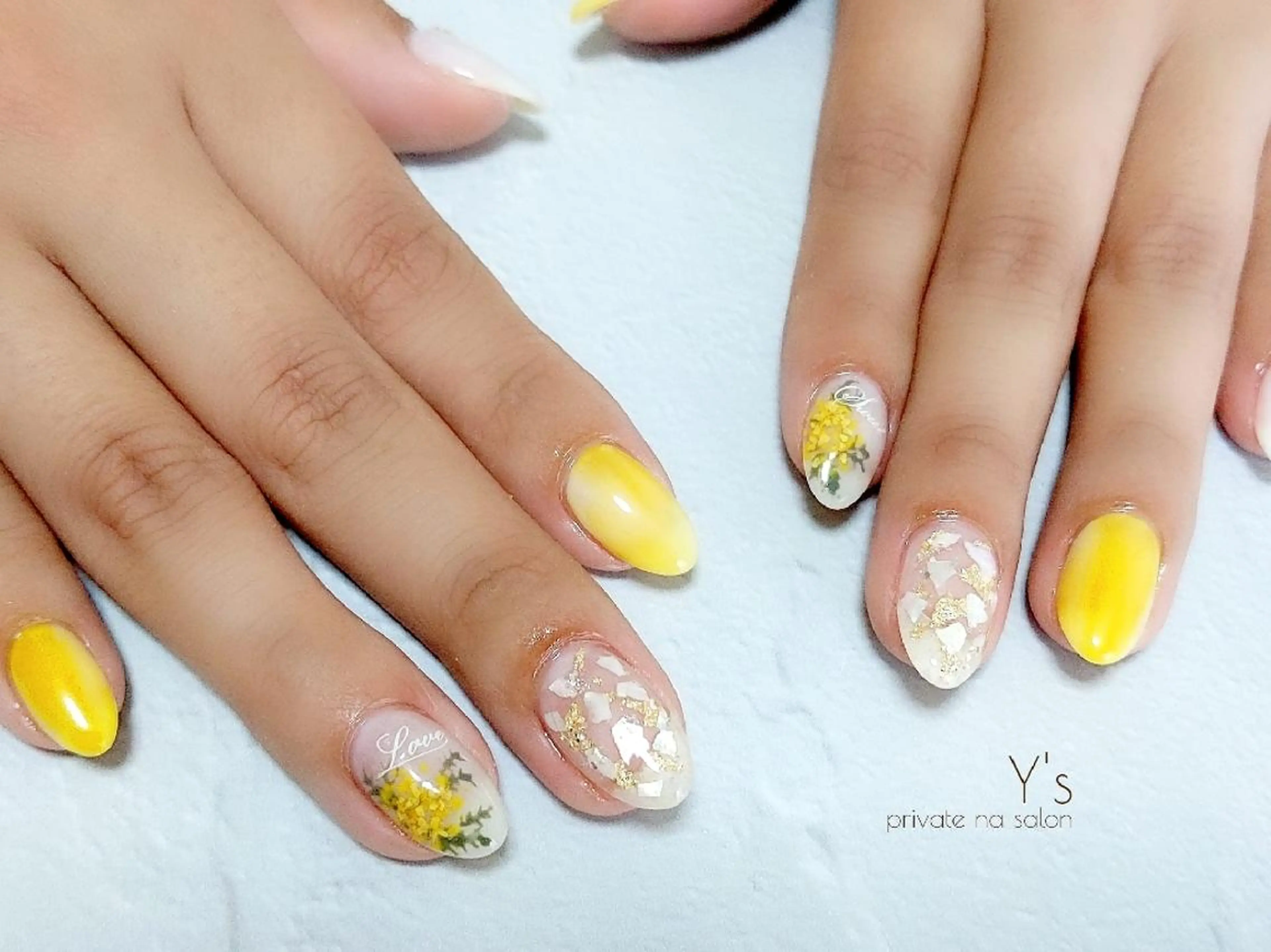 ネイル ハンドネイル YUMI NAGAI  のネイルデザイン