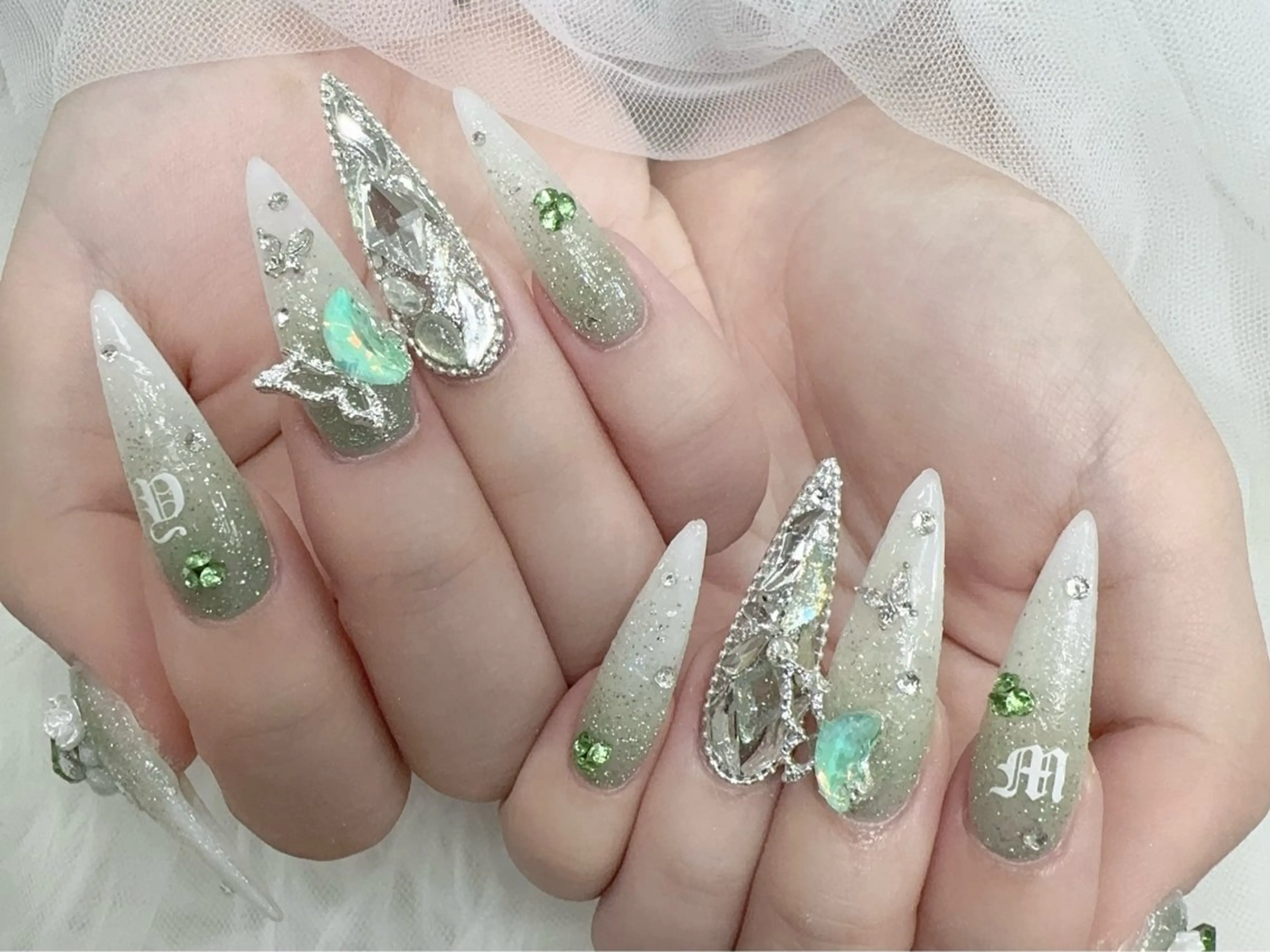 ネイル 長さ出し ガーリー 韓国ネイル ロングネイル 持ち込み ハンドネイル Nami nail salonのネイルデザイン