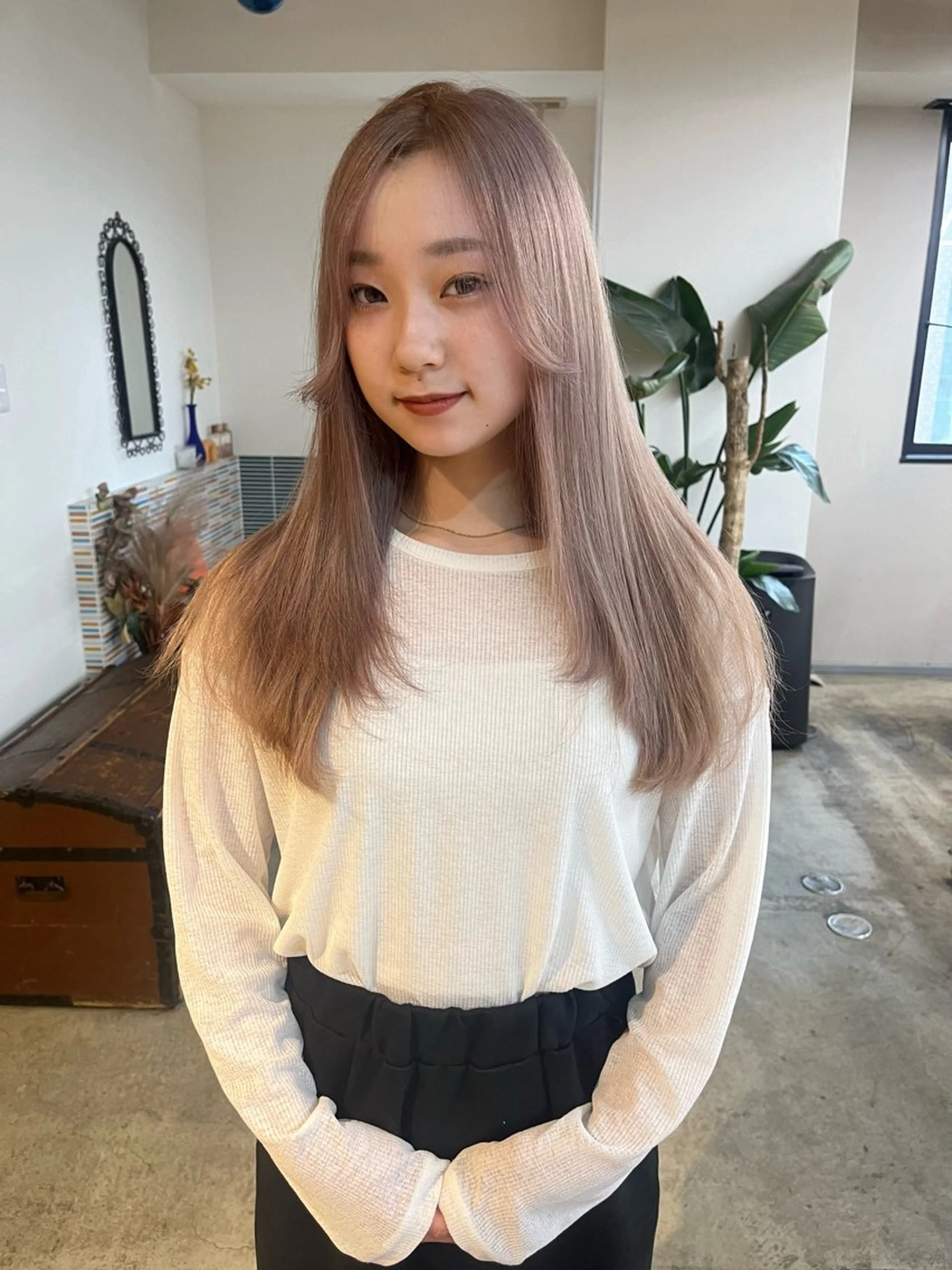 セミロング カラー ブリーチ グレージュ レイヤーカット カット ヘアカラー トリートメント 🩷ハイトーン透明感 レイヤー🩷ユリカのヘアスタイル