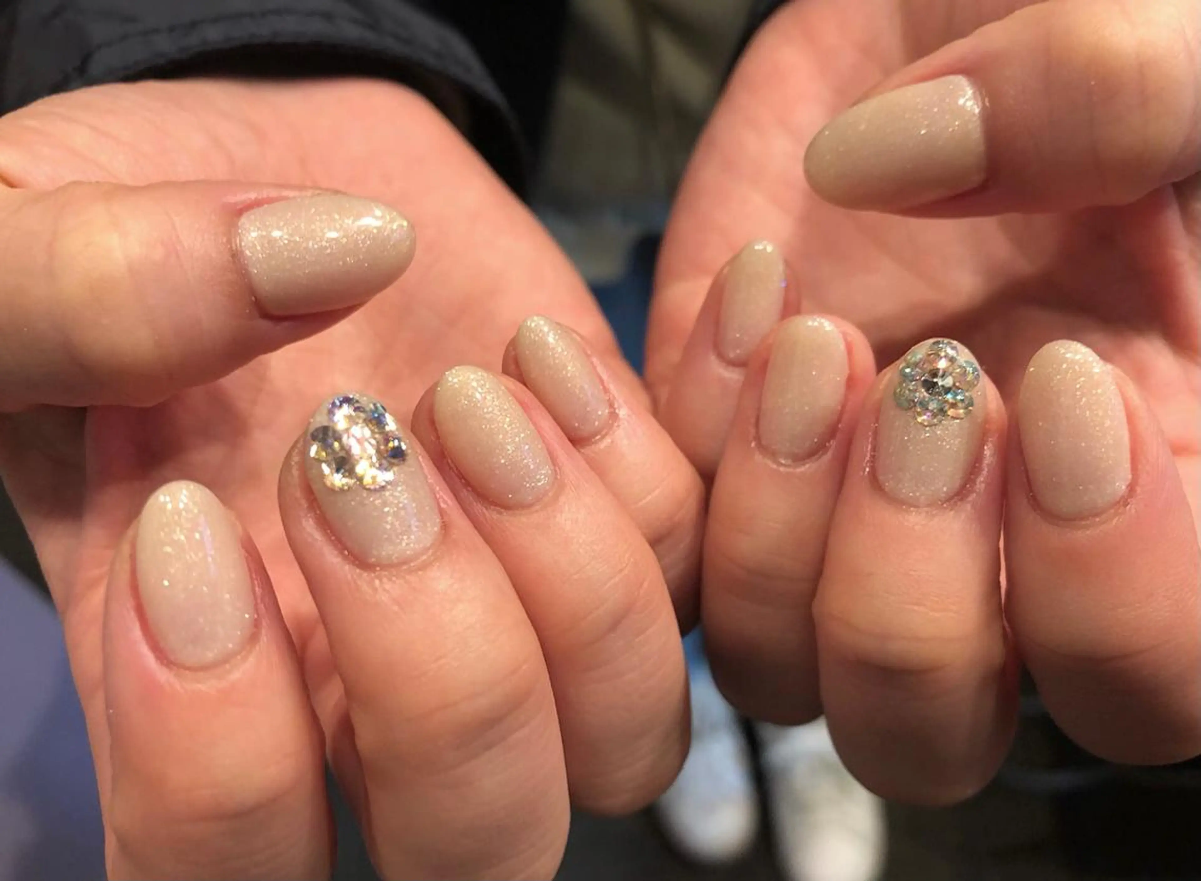 ネイル 春ネイル ストーンネイル パラあり！フィルイン 美フォルムのネイルデザイン