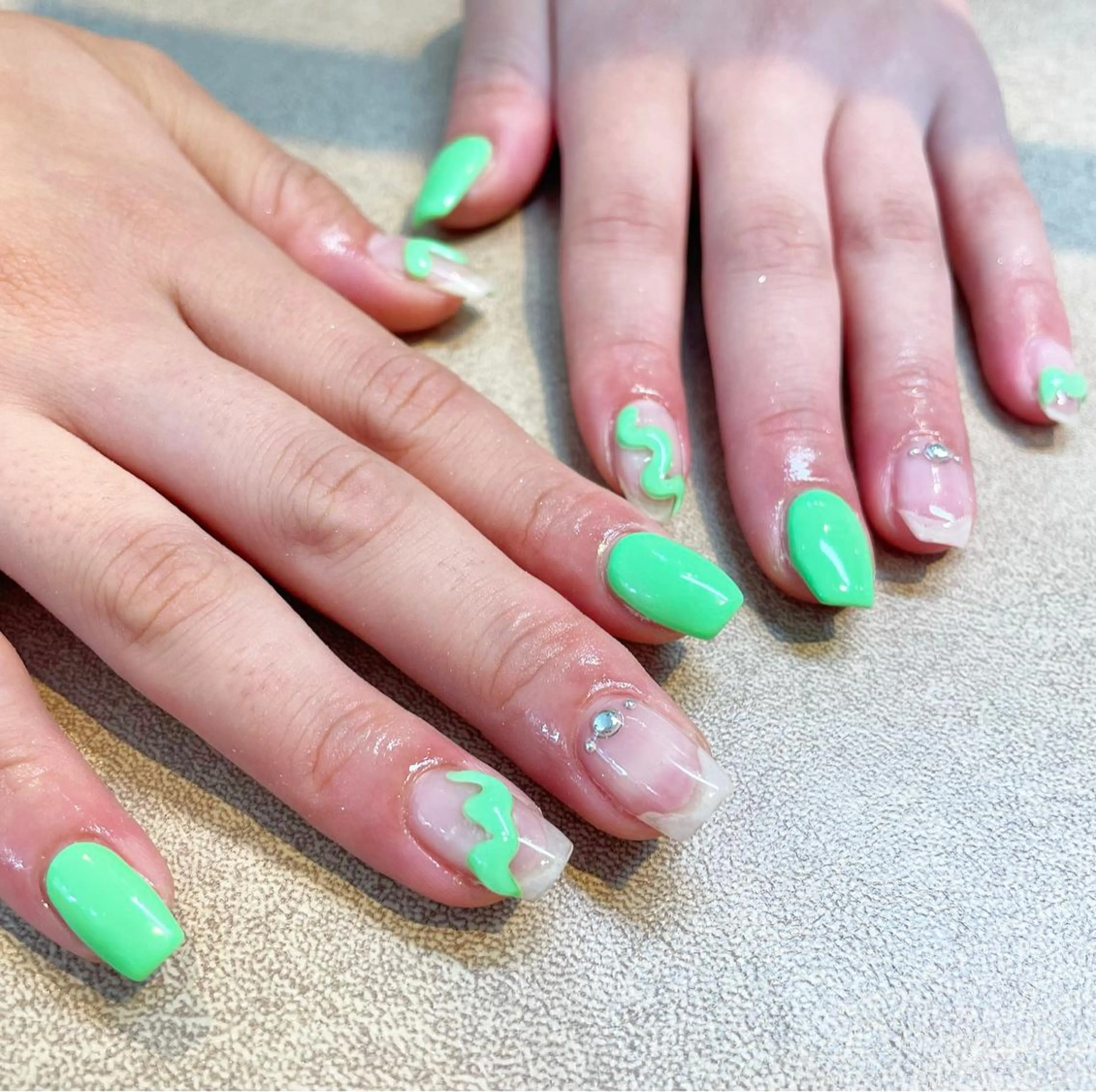 ネイル ハンドネイル 鈴木 華乃のネイルデザイン