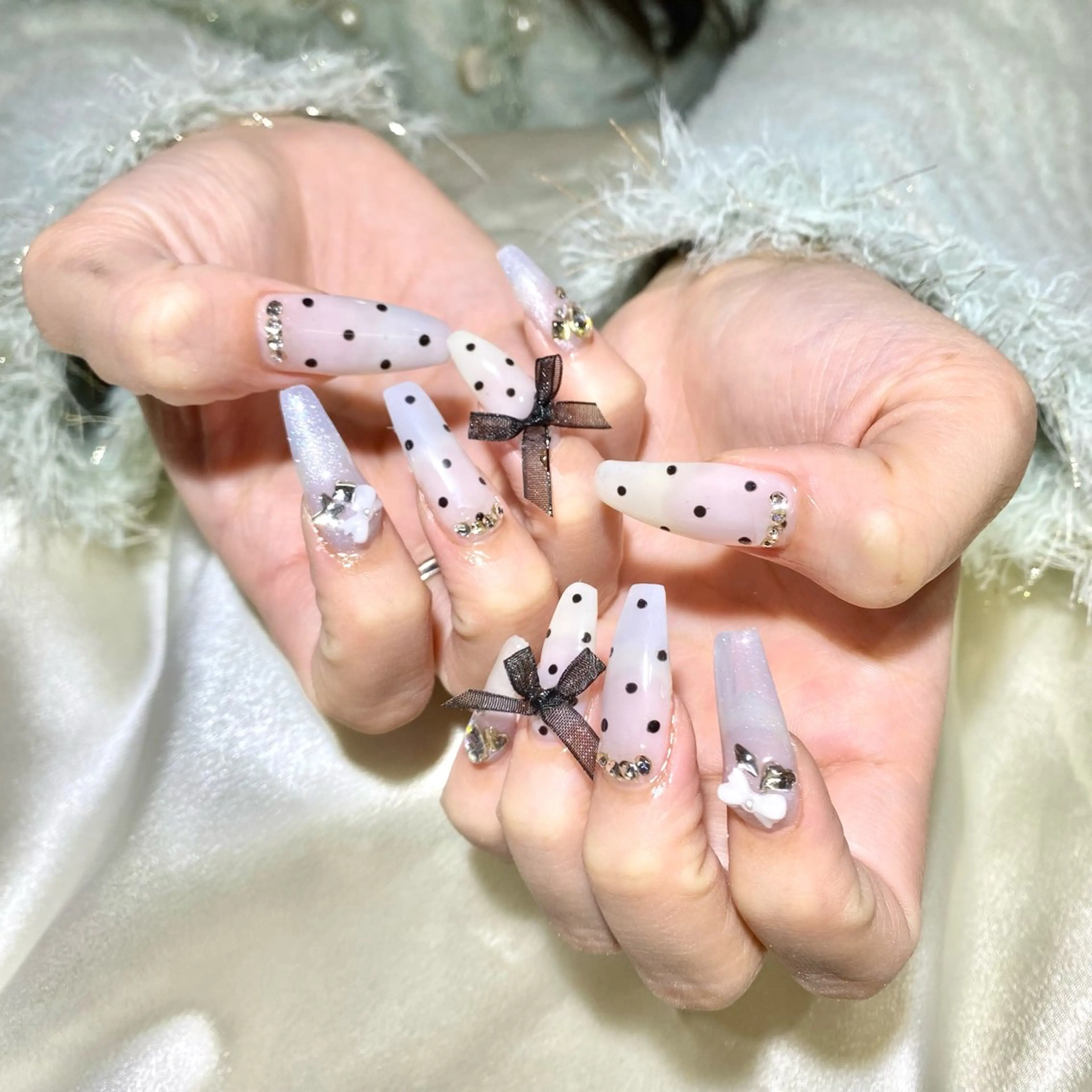 ネイル アートネイル リボン ハンドネイル mio nail TANIのネイルデザイン
