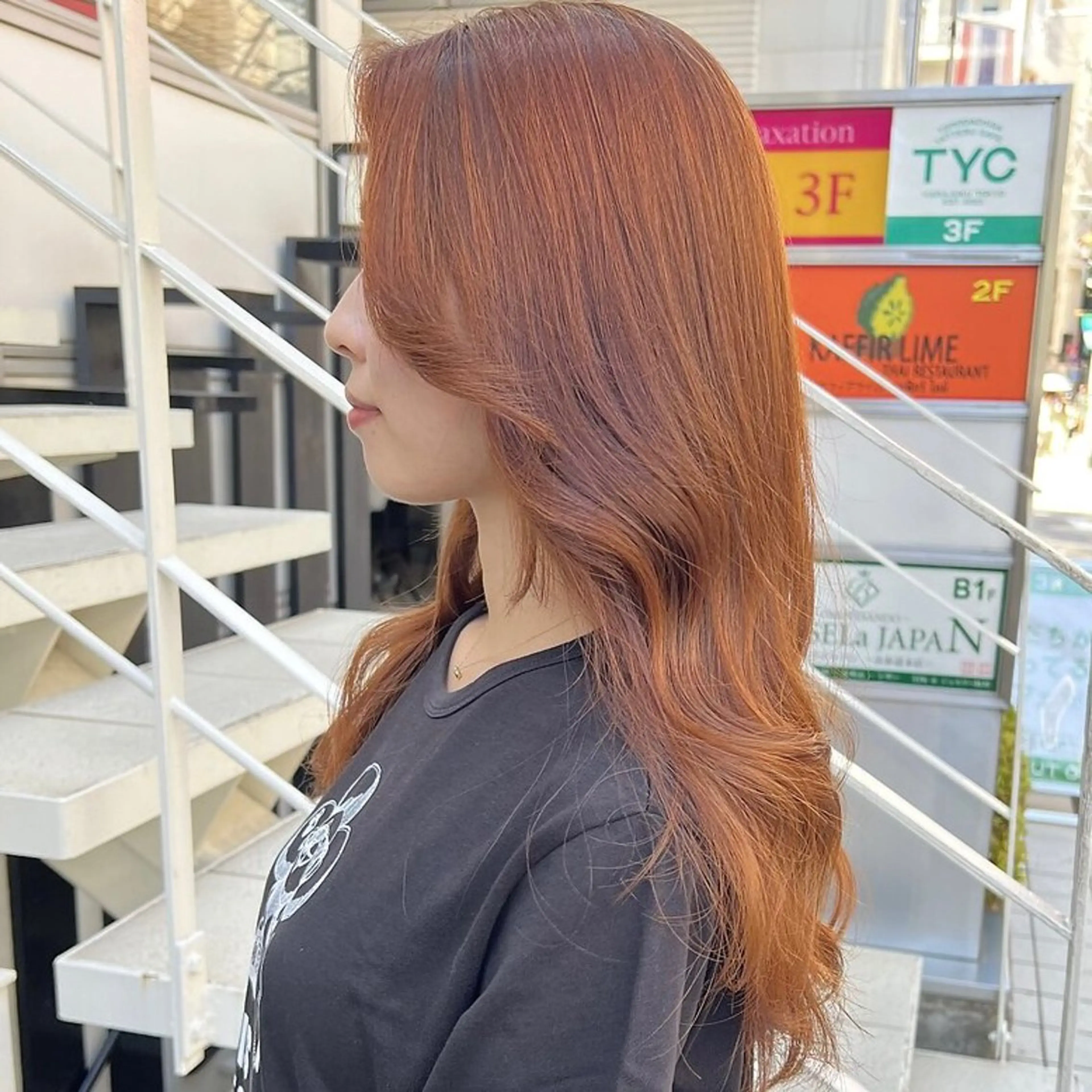 ロング カラー ブリーチ ブラウンカラー ハイトーンカラー オレンジ オレンジブラウン 💖ブリーチ/暖色 𝐘𝐮𝐢💖のヘアスタイル