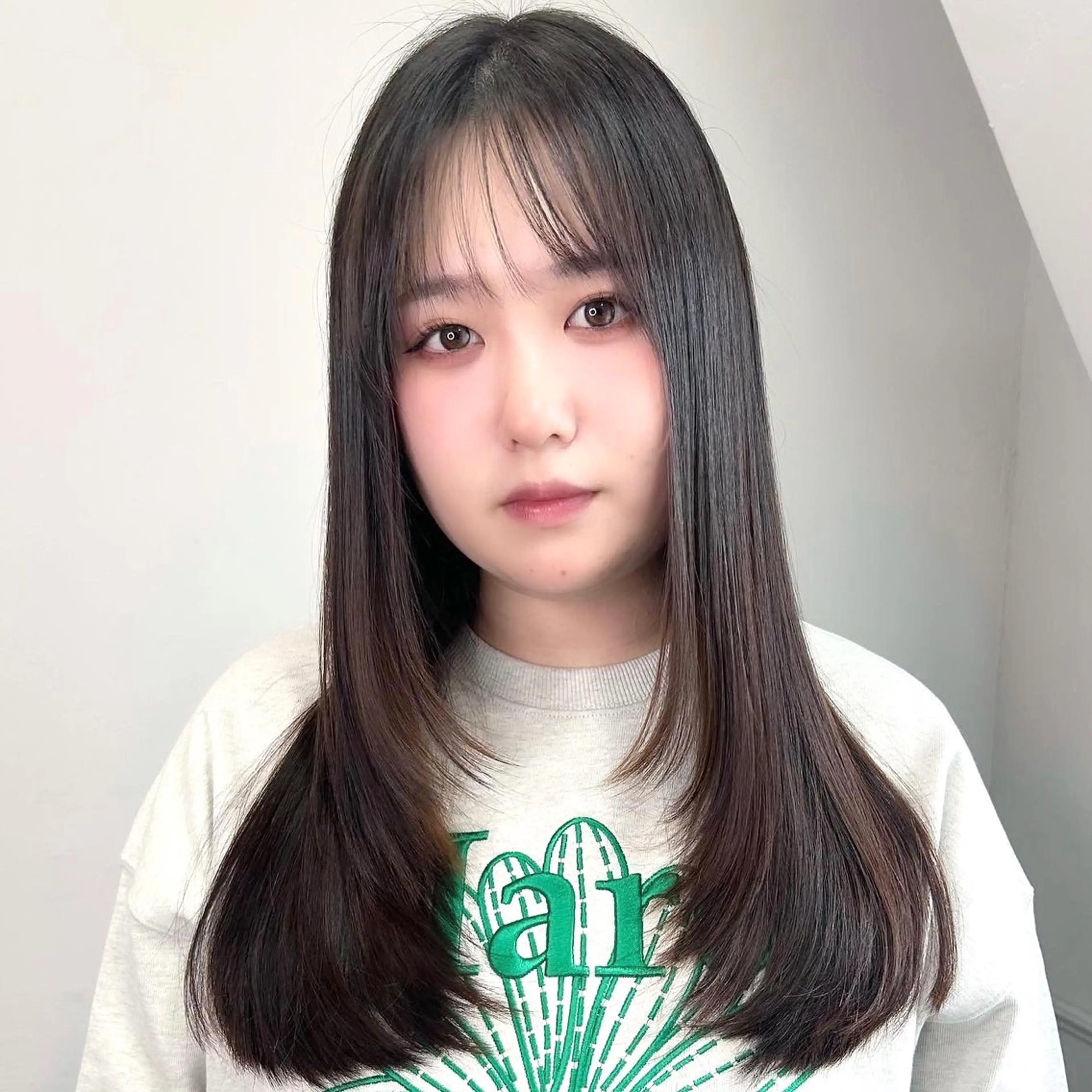 ロング カラー ヘアアレンジ ベージュカラー グレージュ オリーブベージュ オリーブカラー オリーブグレージュ カット ヘアカラー 縮毛矯正 トリートメント レイヤーカット×髪質 改善🇰🇷シオリのヘアスタイル